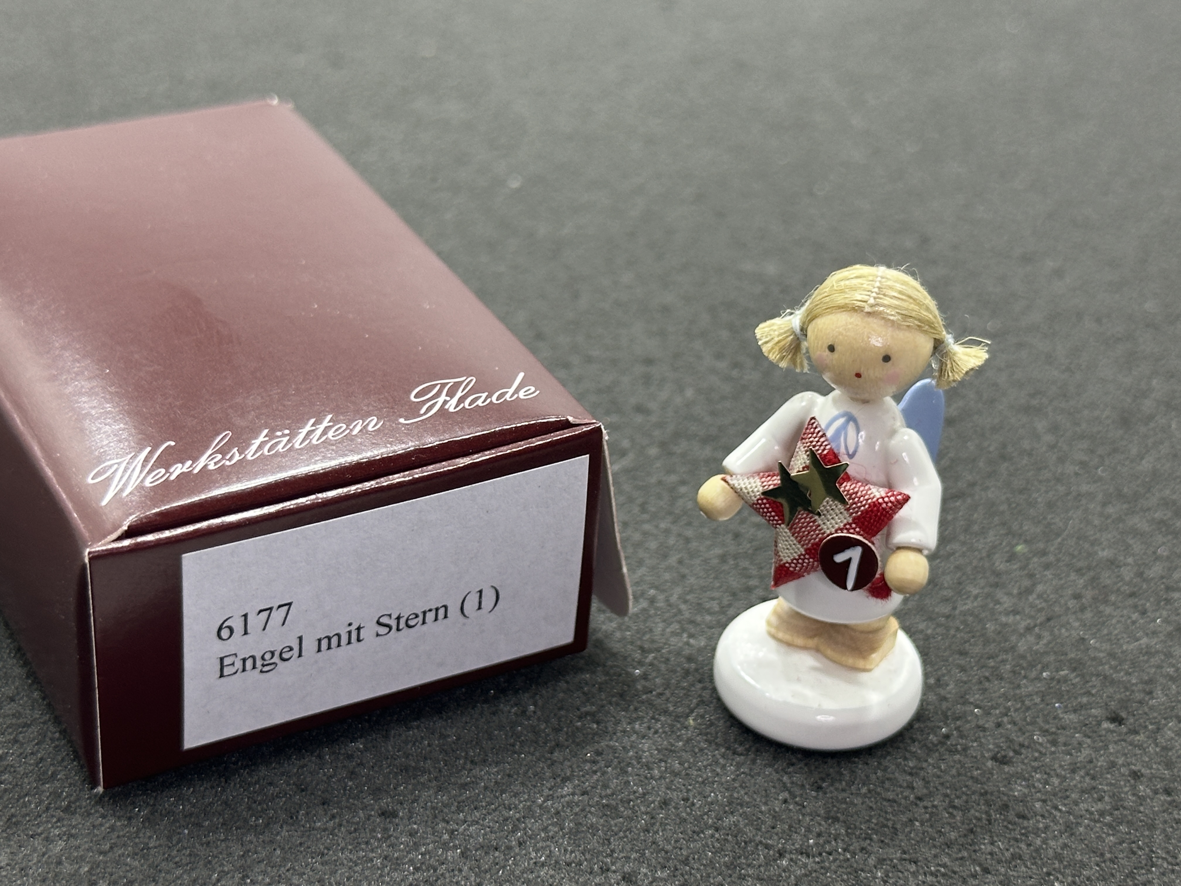 Erzgebirge Flade Figur Engel mit Stern 4,3 cm. Top Zustand