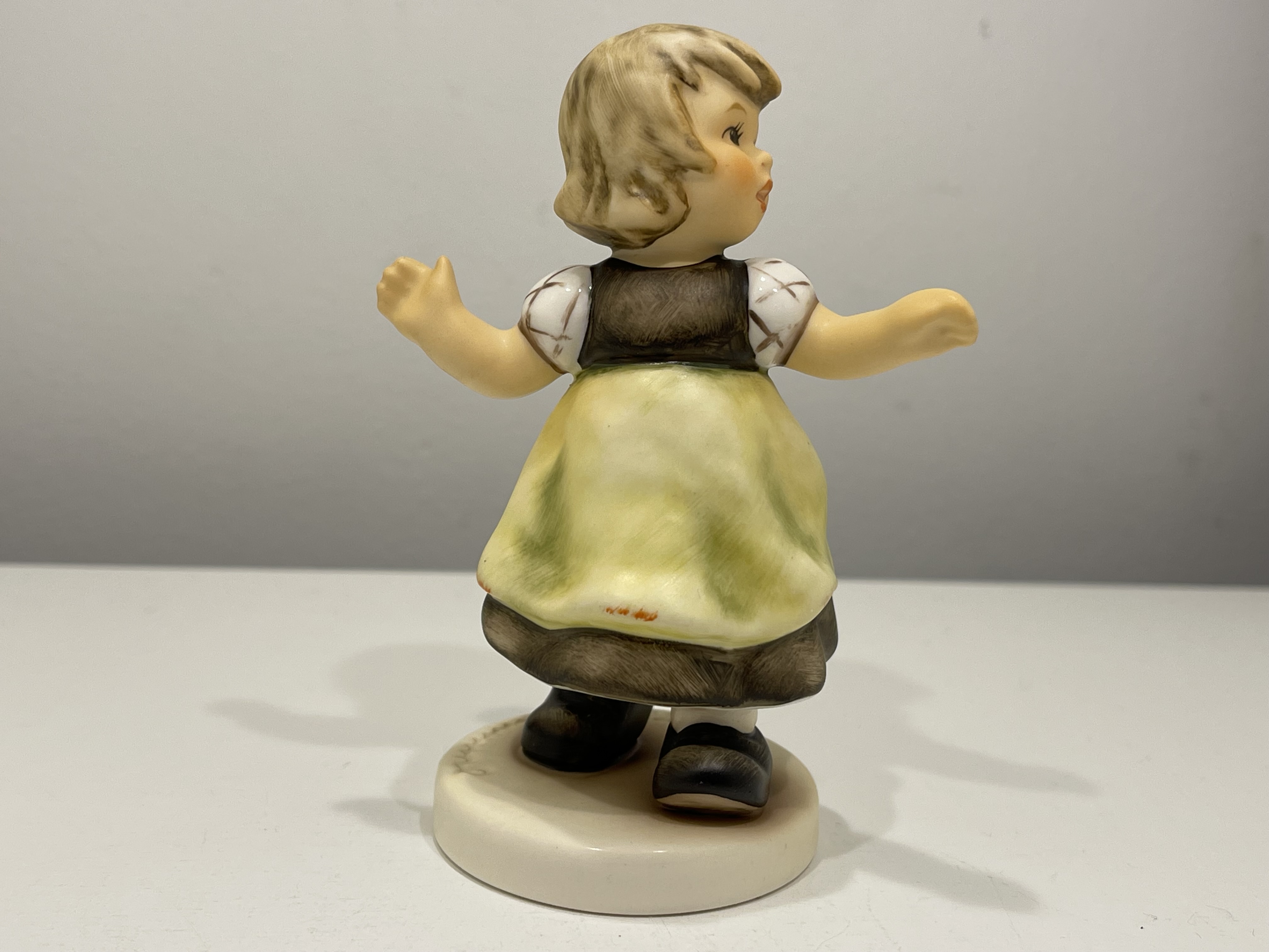 Hummel Figur Porzellanfigur 912/B Liesl 10 cm. 1 Wahl Top Zustand 