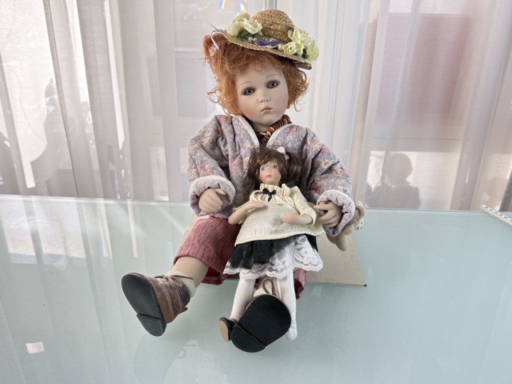 R.F. Künstlerpuppe Sammler Puppe Porzellan Puppe 45 cm. Top Zustand   