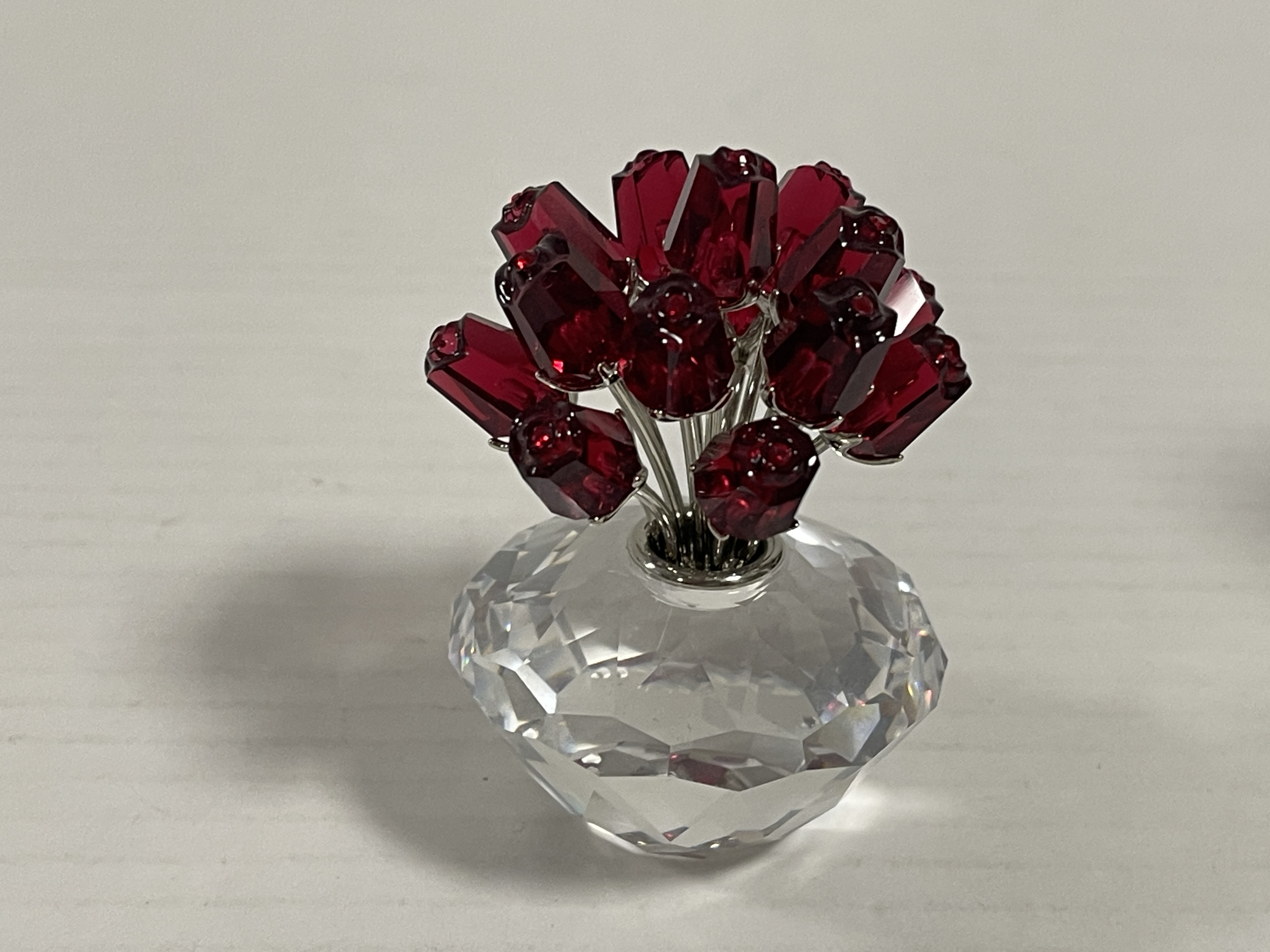  Swarovski Figur 283394 Rote Rosen Vase 7,3 cm. - Top Zustand