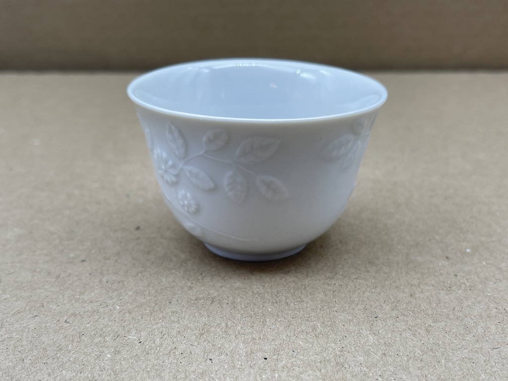 Meissen Becher / Schälchen Höhe: 4,5 cm  Ø: 6,5 cm. 1 Wahl - Top Zustand    Meissen Becher / Schälchen Höhe: 4,5 cm  Ø: 6,5 cm. 1 Wahl - Top Zustand