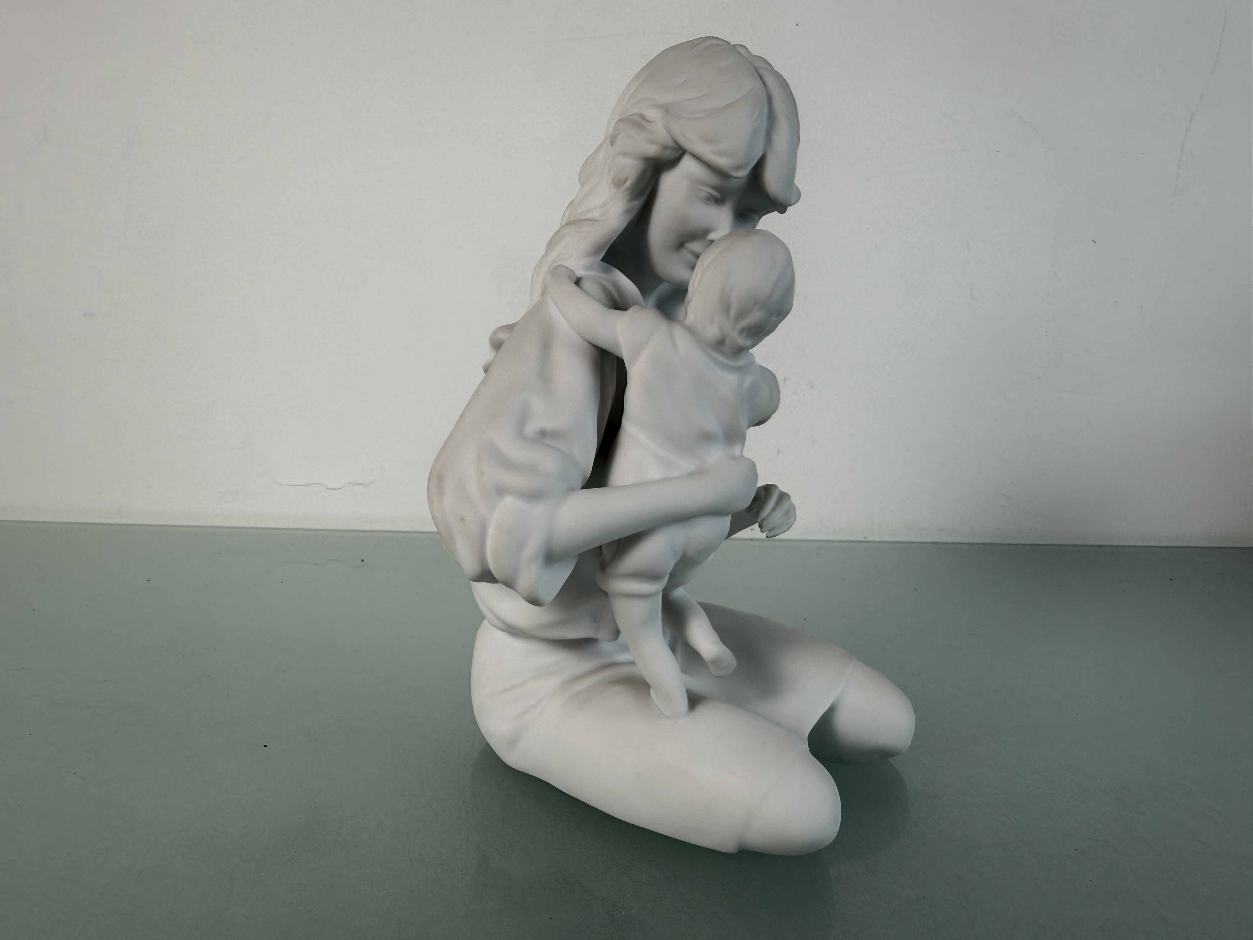 Kaiser Porzellan Figur Mutter mit Kind 19 cm 1 Wahl Top Zustand    Kaiser Porzellan Figur Mutter mit Kind 19 cm 1 Wahl Top Zustand