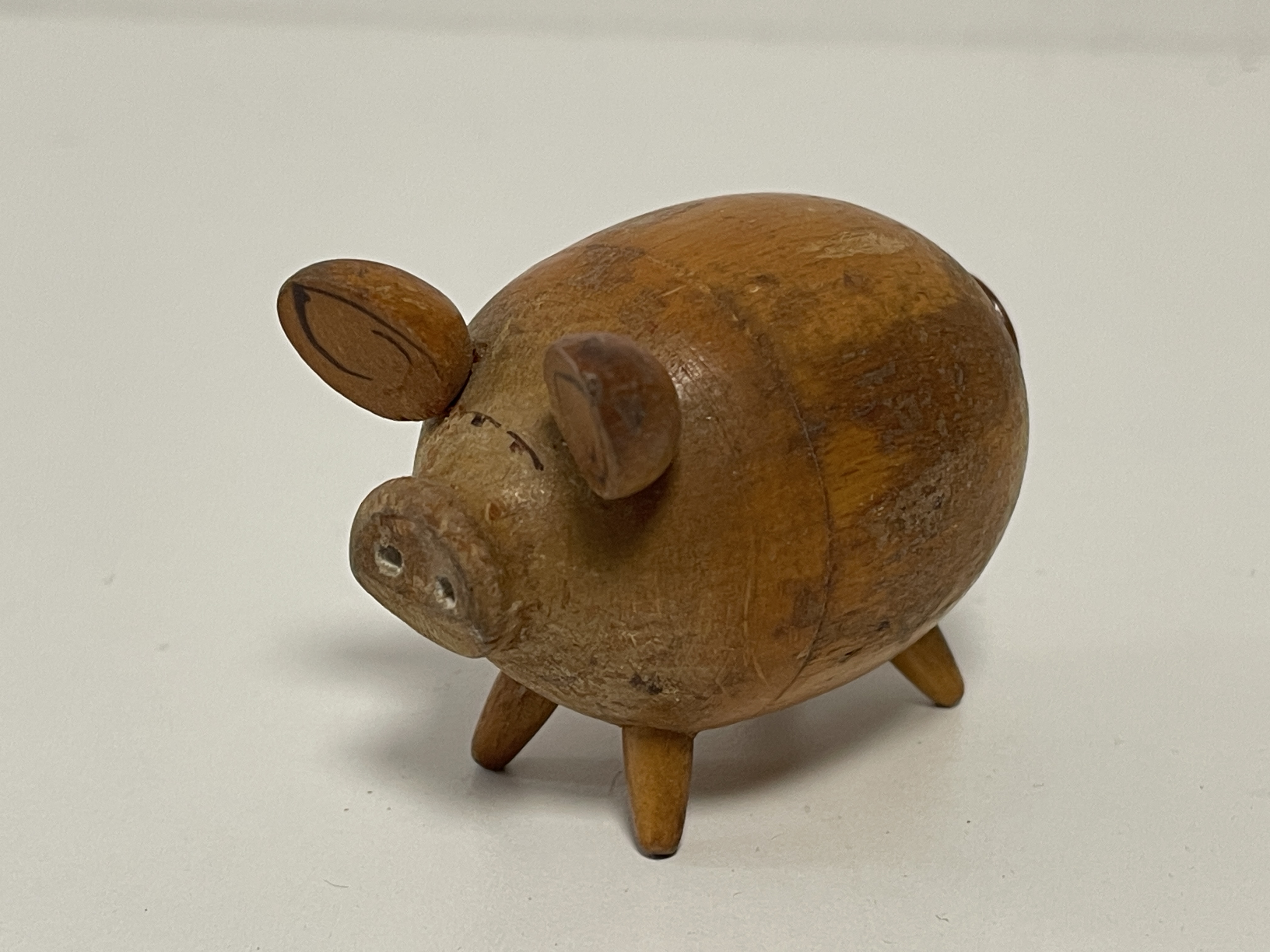 Erzgebirge Figur Salz / Pfeffer Streuer Schwein 7 x 4,5 cm. Zustand siehe Fotos