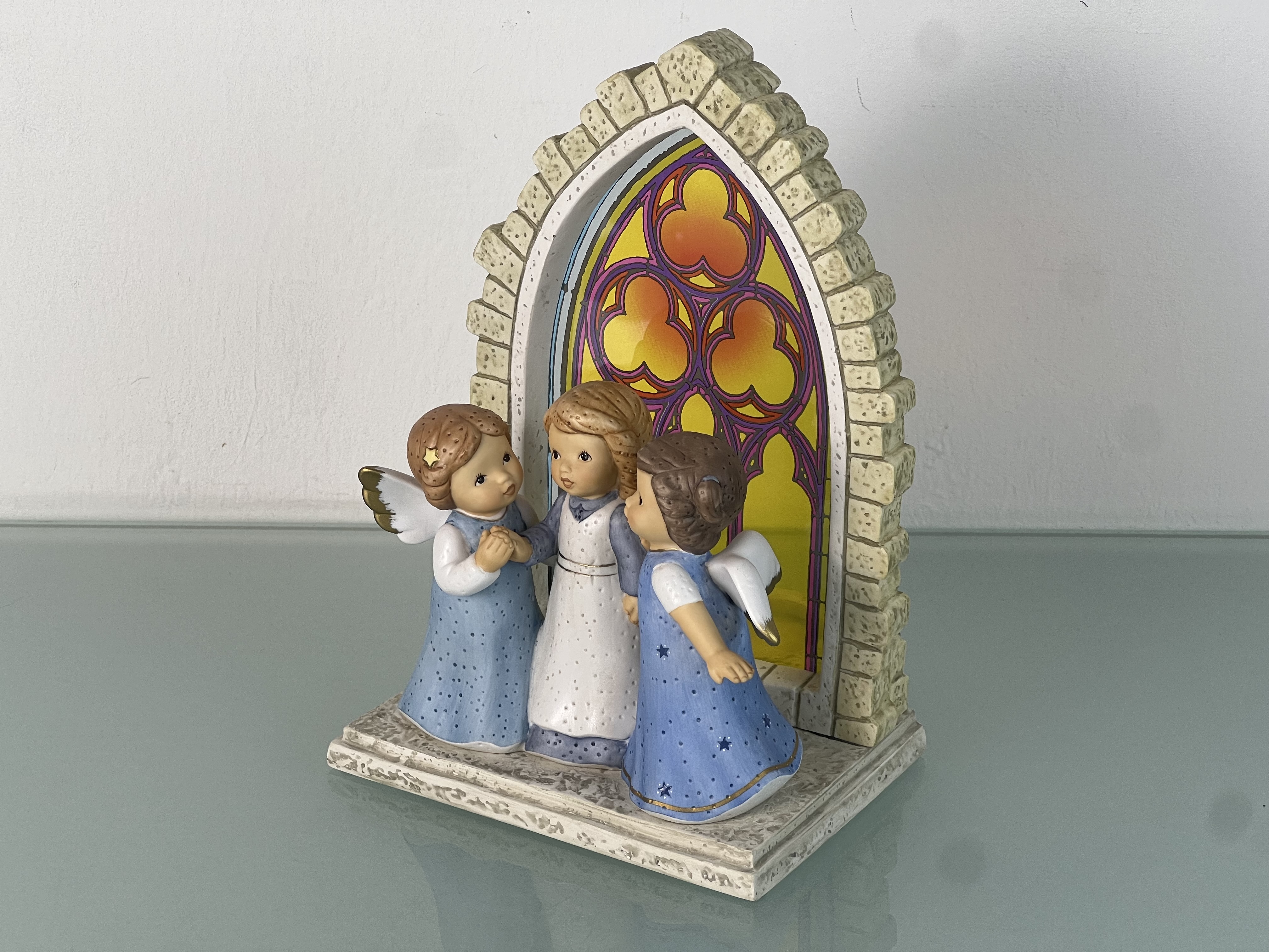 Goebel Figur Nina & Marco Christmas Edition 2010. 21 cm Hoch / 15 cm Breit / 13,6 cm Lang. 1 Wahl Top Zustand