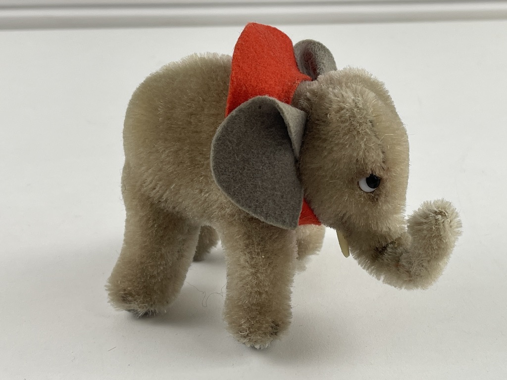 Steiff Tier Stofftier Elefant 12 cm. Zustand siehe Fotos   