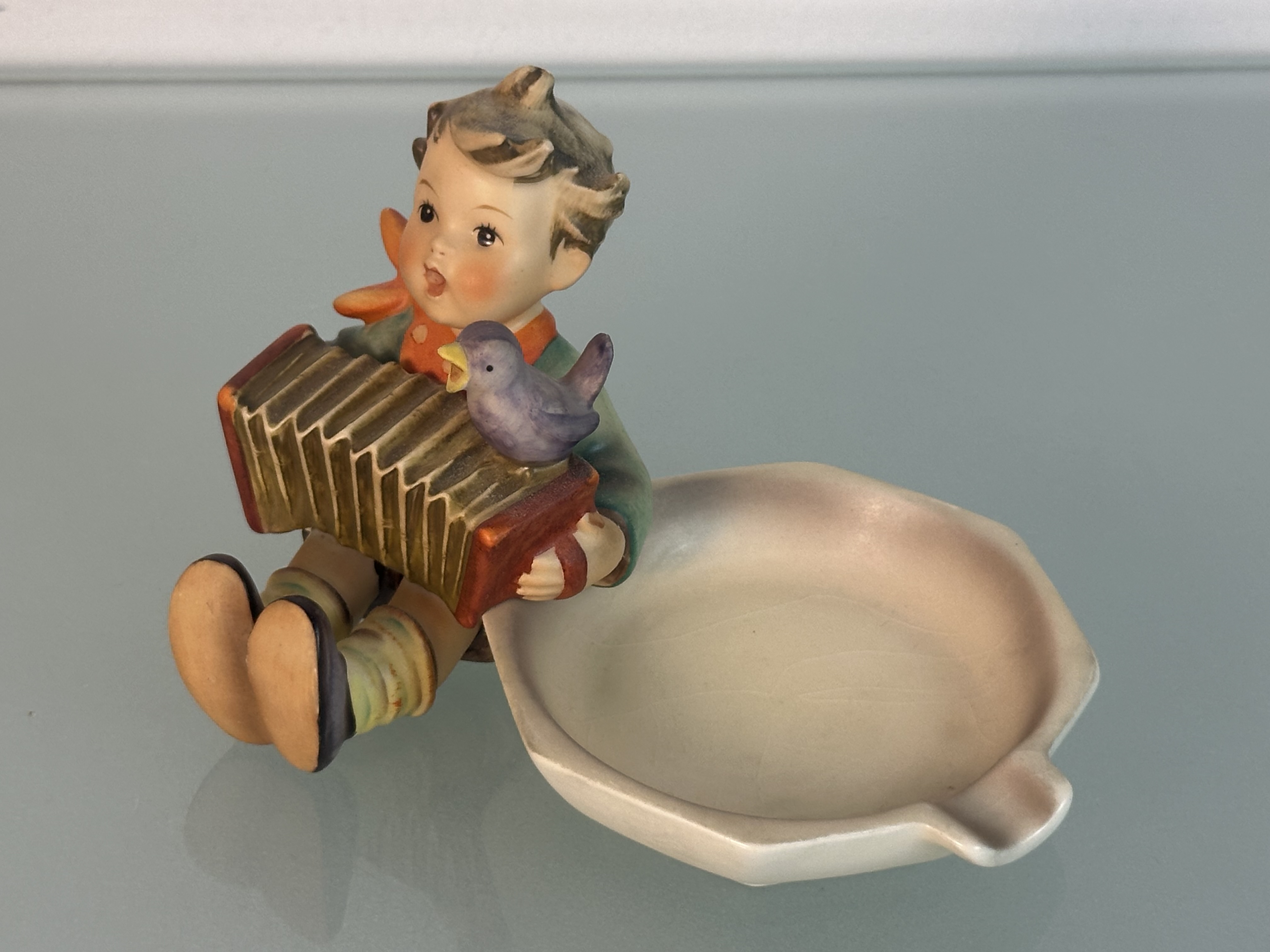 Hummel Figur 114 Heini Aschenbecher 9 x 15 cm. 1 Wahl Top Zustand