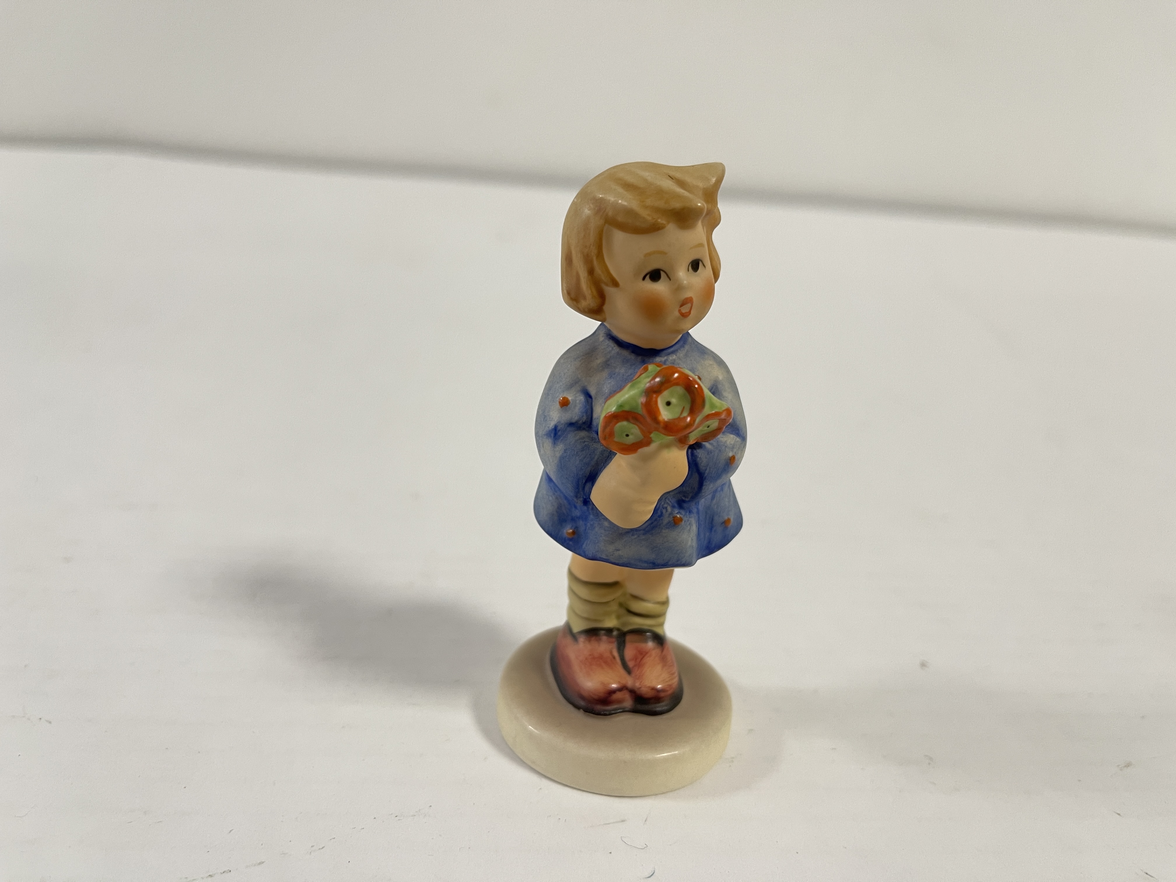 Hummel Figur 239/A Mädchen mit Blumenstrauß 9 cm. 1 Wahl - Top Zustand 