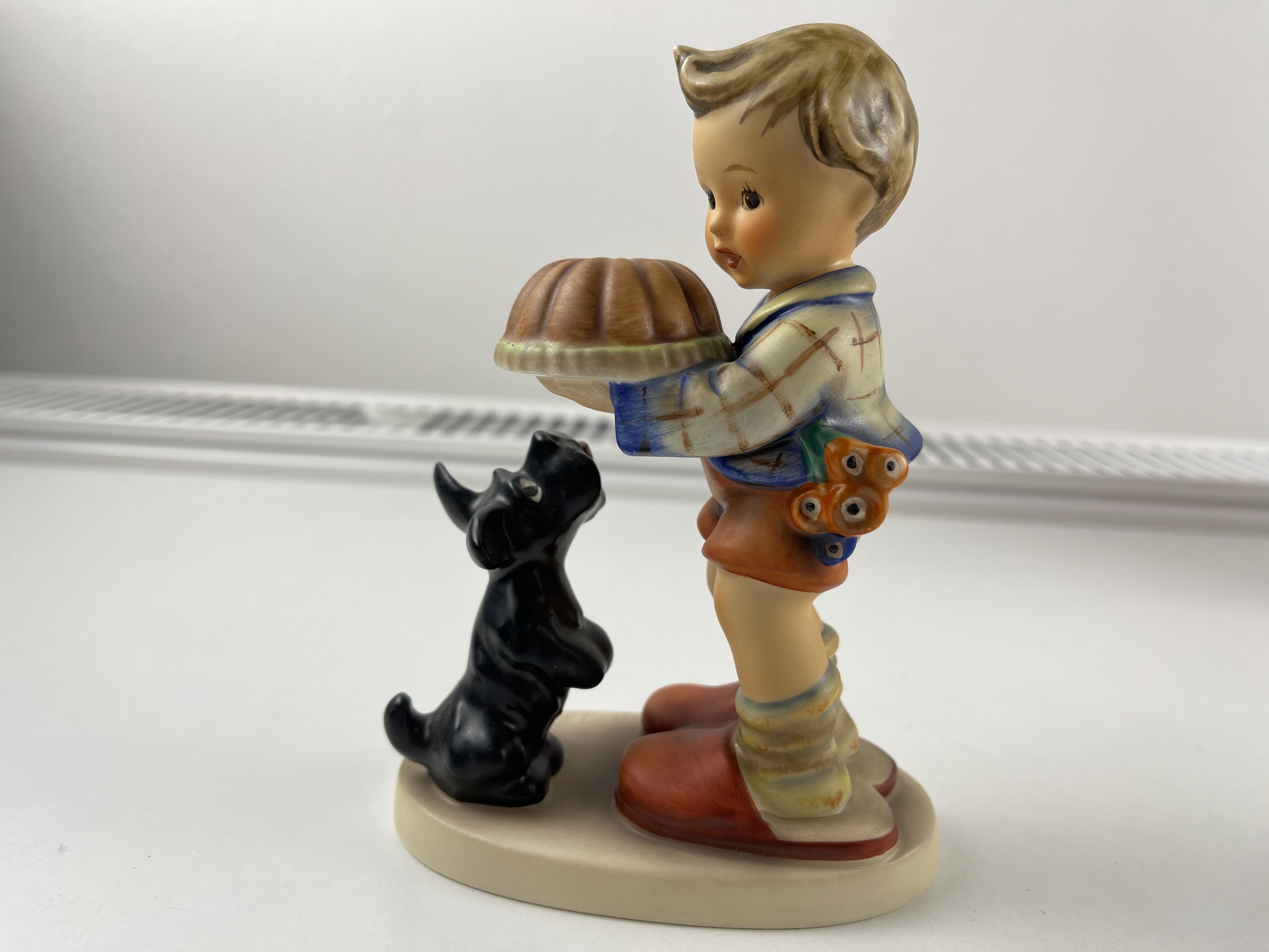 Hummel Figur 9 Gratulant 14 cm. 1 Wahl. Top Zustand  