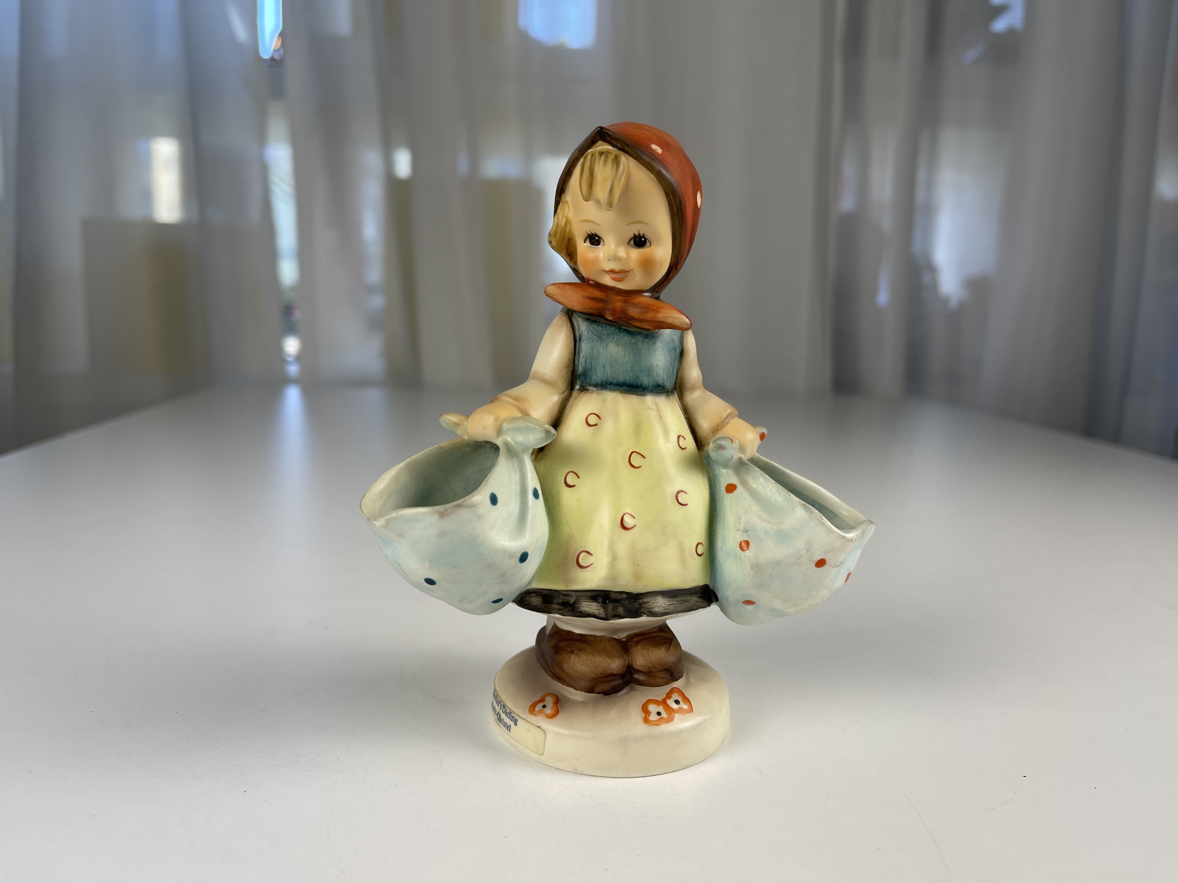 Hummel Figur 175 Markt Christel 14 cm. 1 Wahl, Top Zustand   