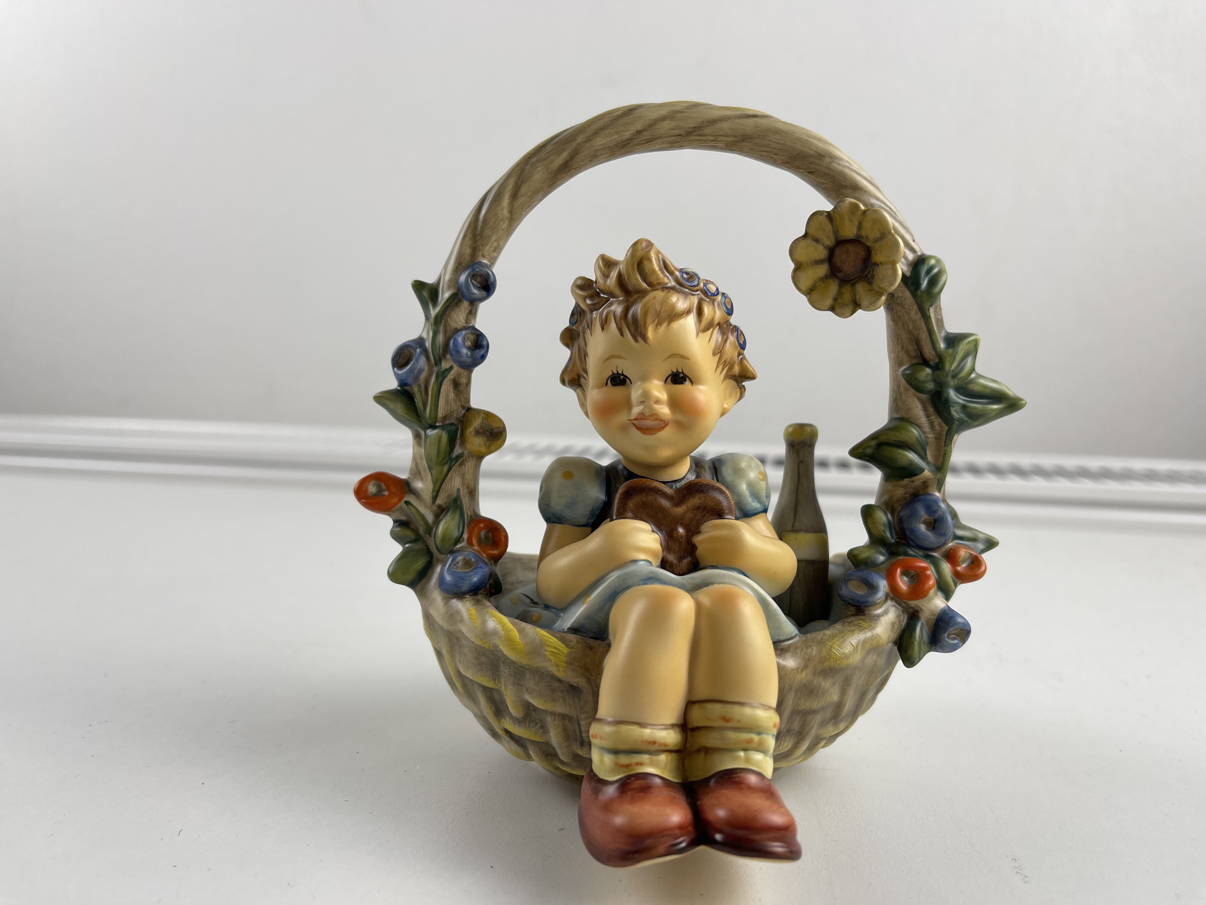  Hummel Figur 618 Der Geschenkkorb 13,5 cm 1 Wahl Top Zustand   