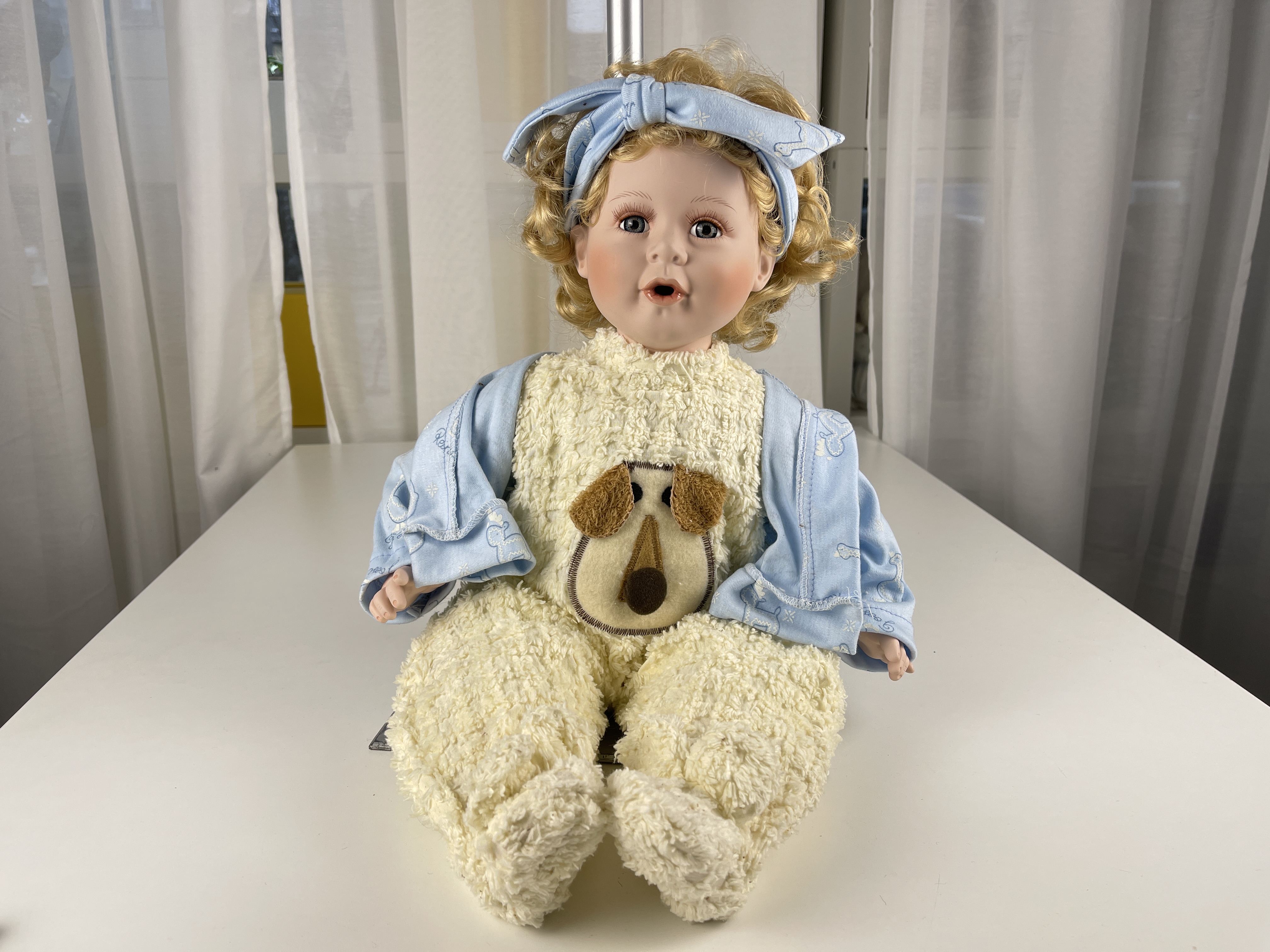 Künstlerpuppe Porzellan Puppe 50 cm. Top Zustand.     