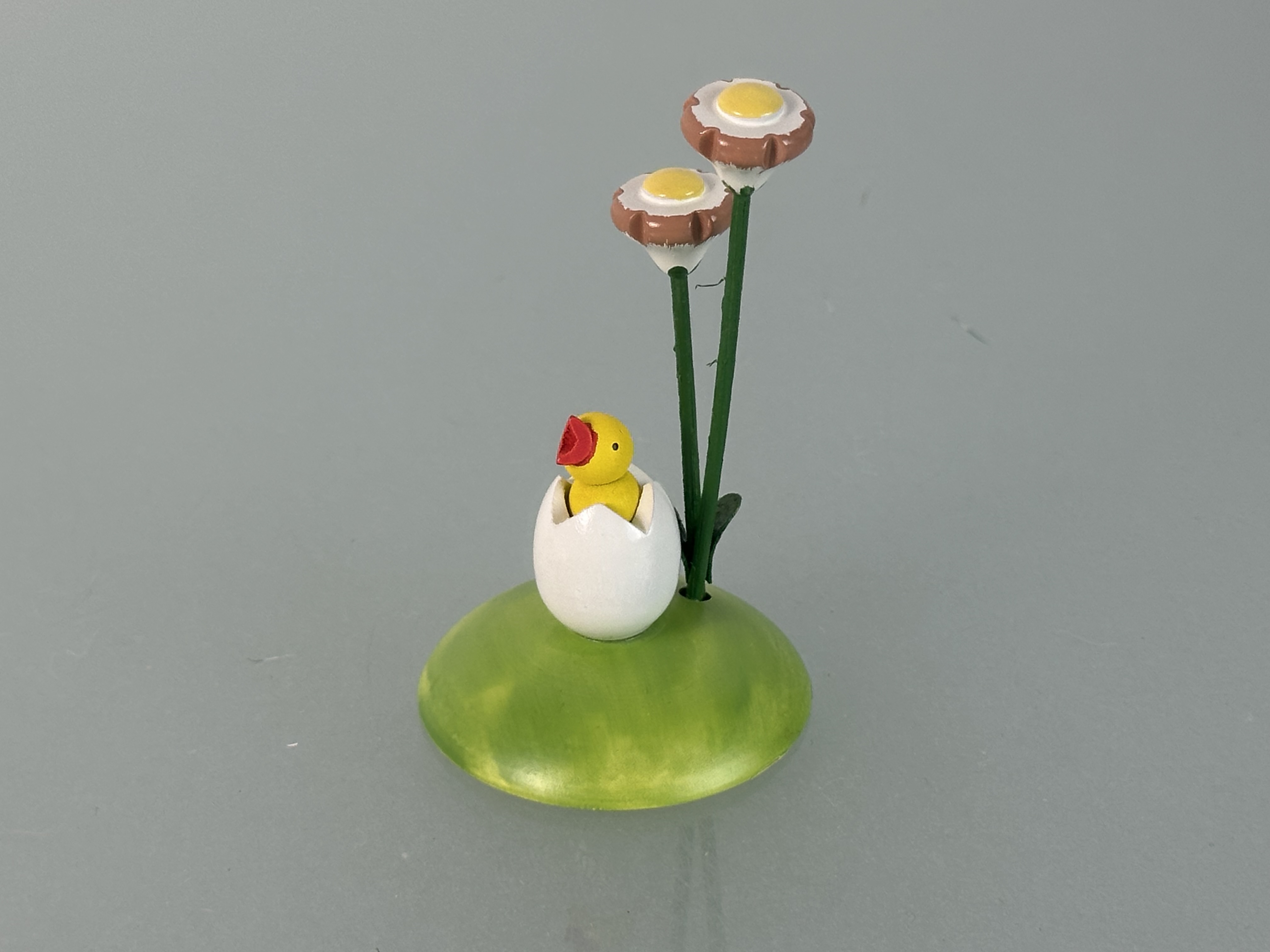 Erzgebirge Seiffener Figur Küken im Ei 8,5 cm. Top Zustand