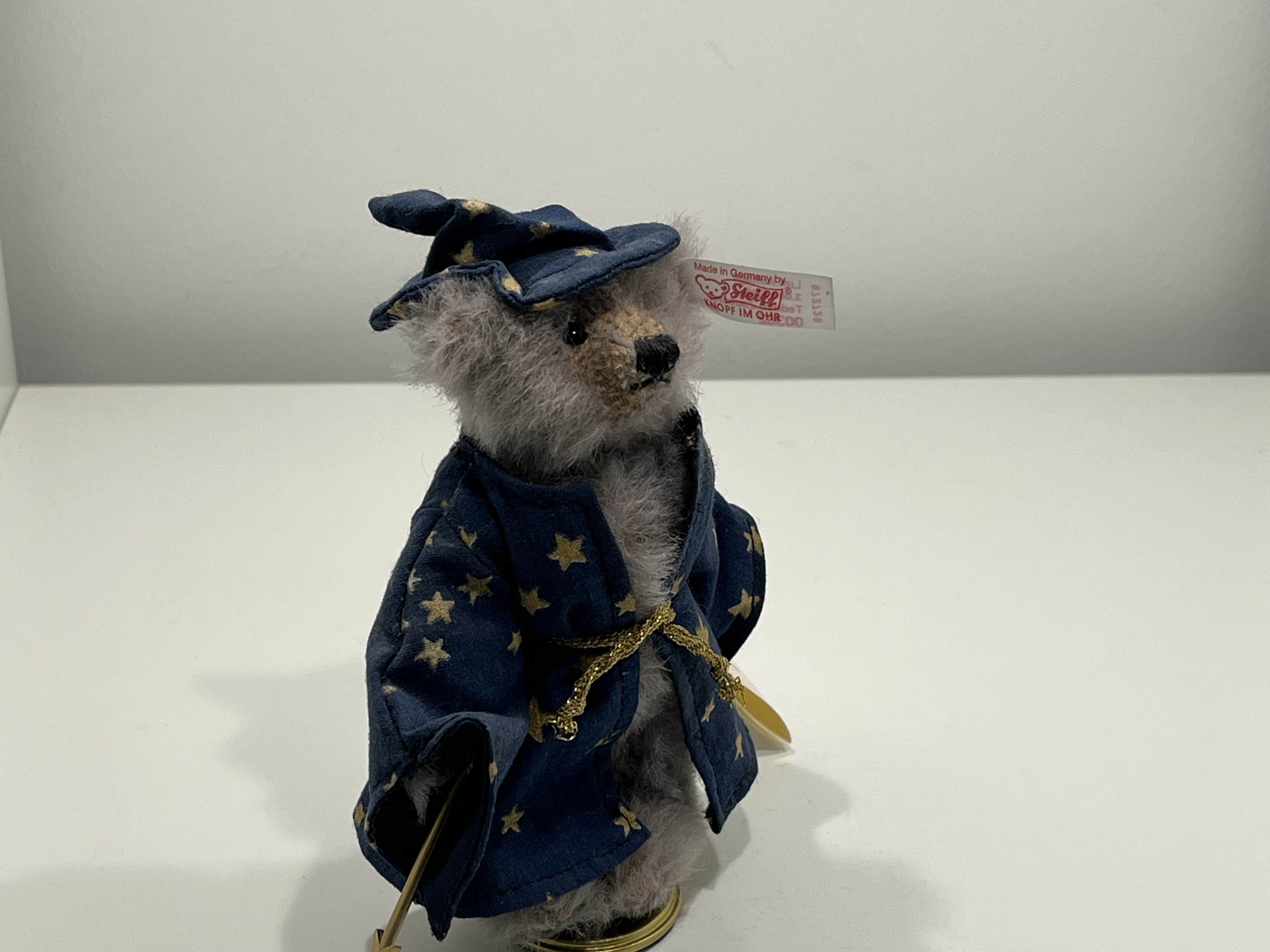 Steiff Tier Magische Zirkuswelt Zauberer 672729 17 cm.  Top Zustand mit Zertifikat