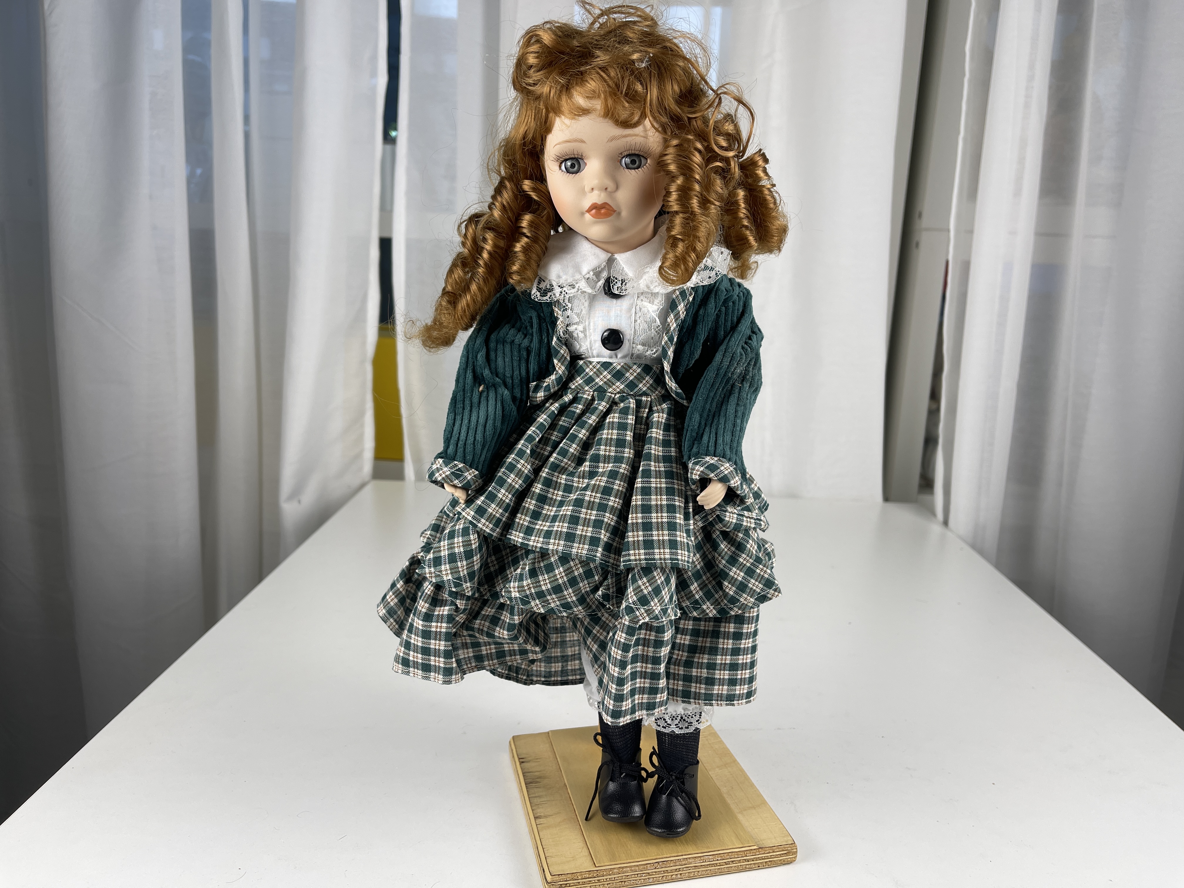 Künstler Porzellan Puppe 40 cm. Top Zustand 