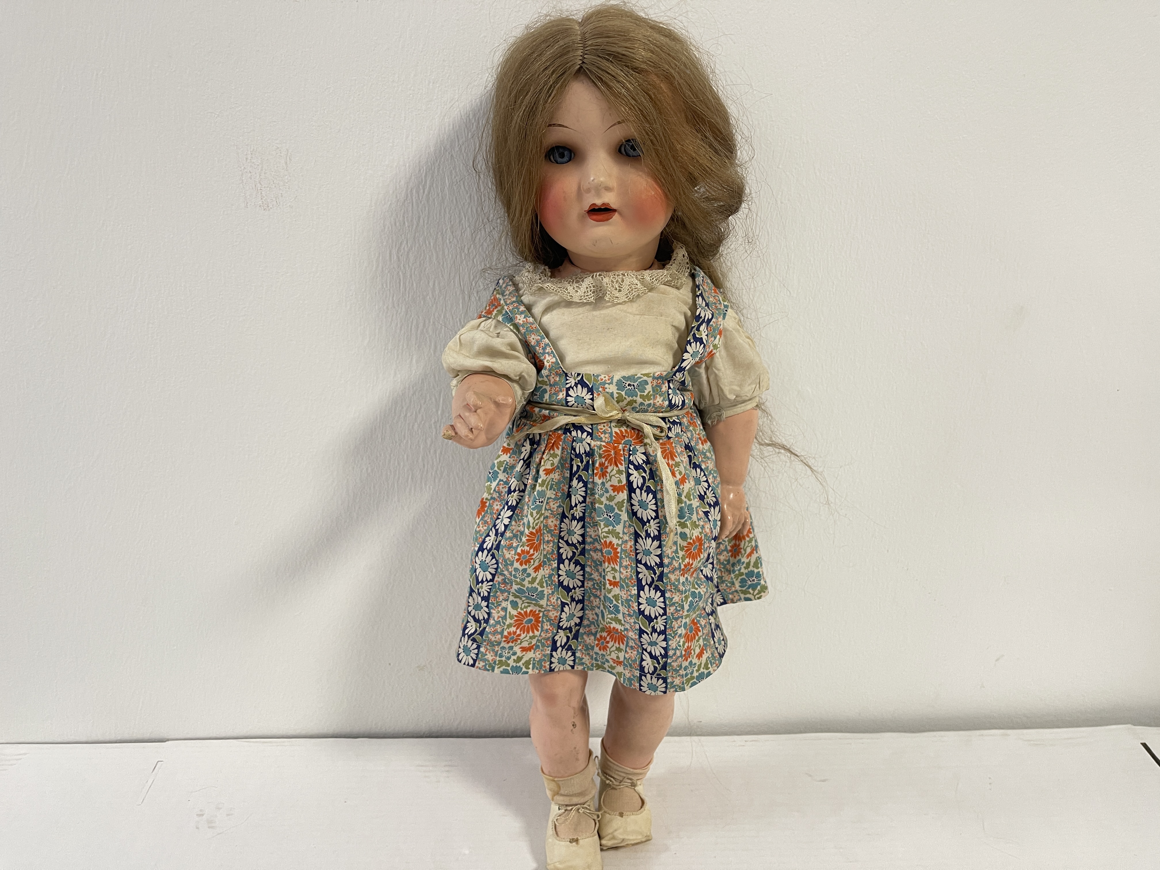 Künstlerpuppe alte Sammler Puppe 60 cm Zustand siehe Fotos   