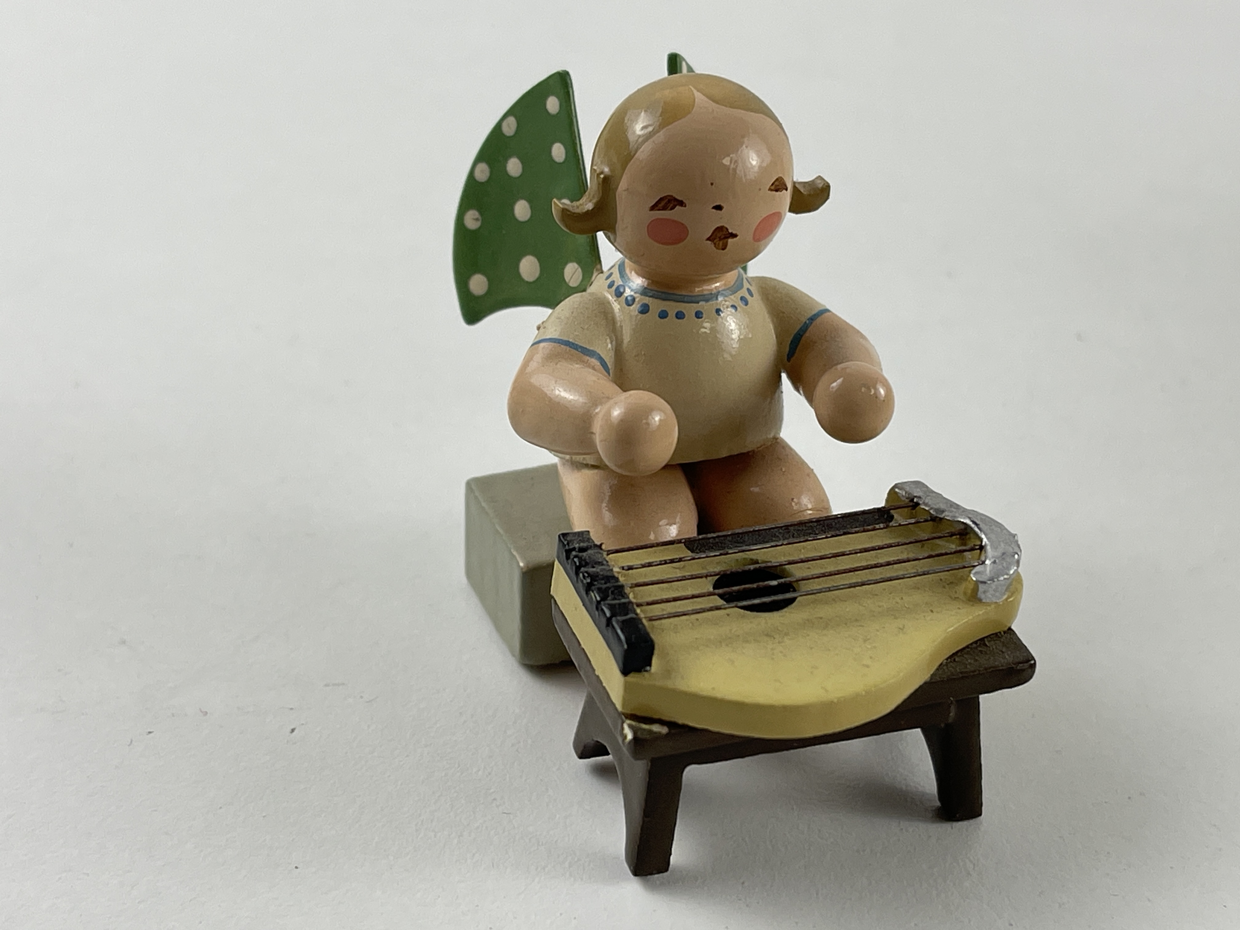 Erzgebirge Wendt und Kühn Figur Engel 5 cm. Zustand siehe Fotos 