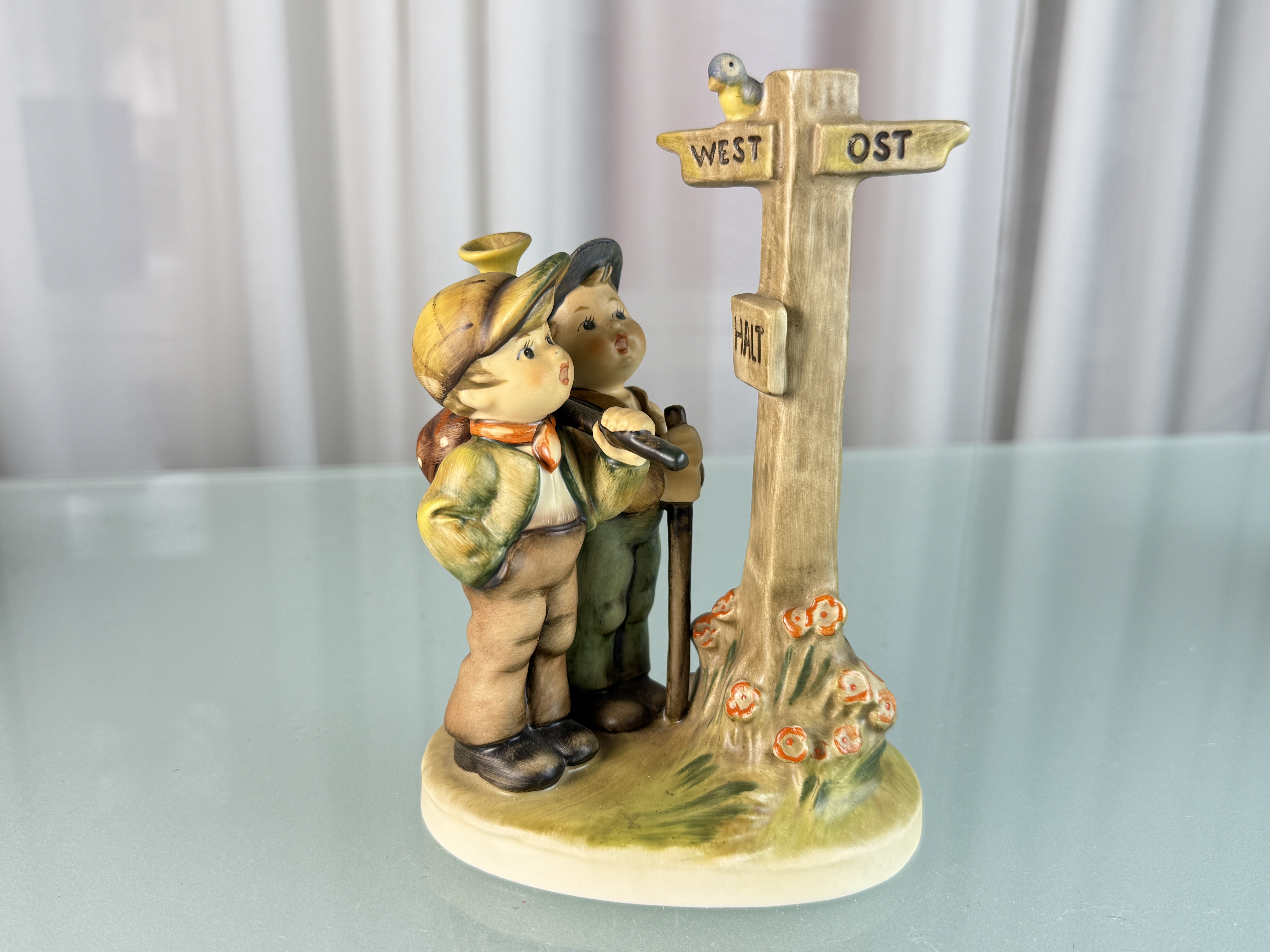 Hummel Figur 331 Am Scheideweg 17 cm. 1 Wahl. Top Zustand