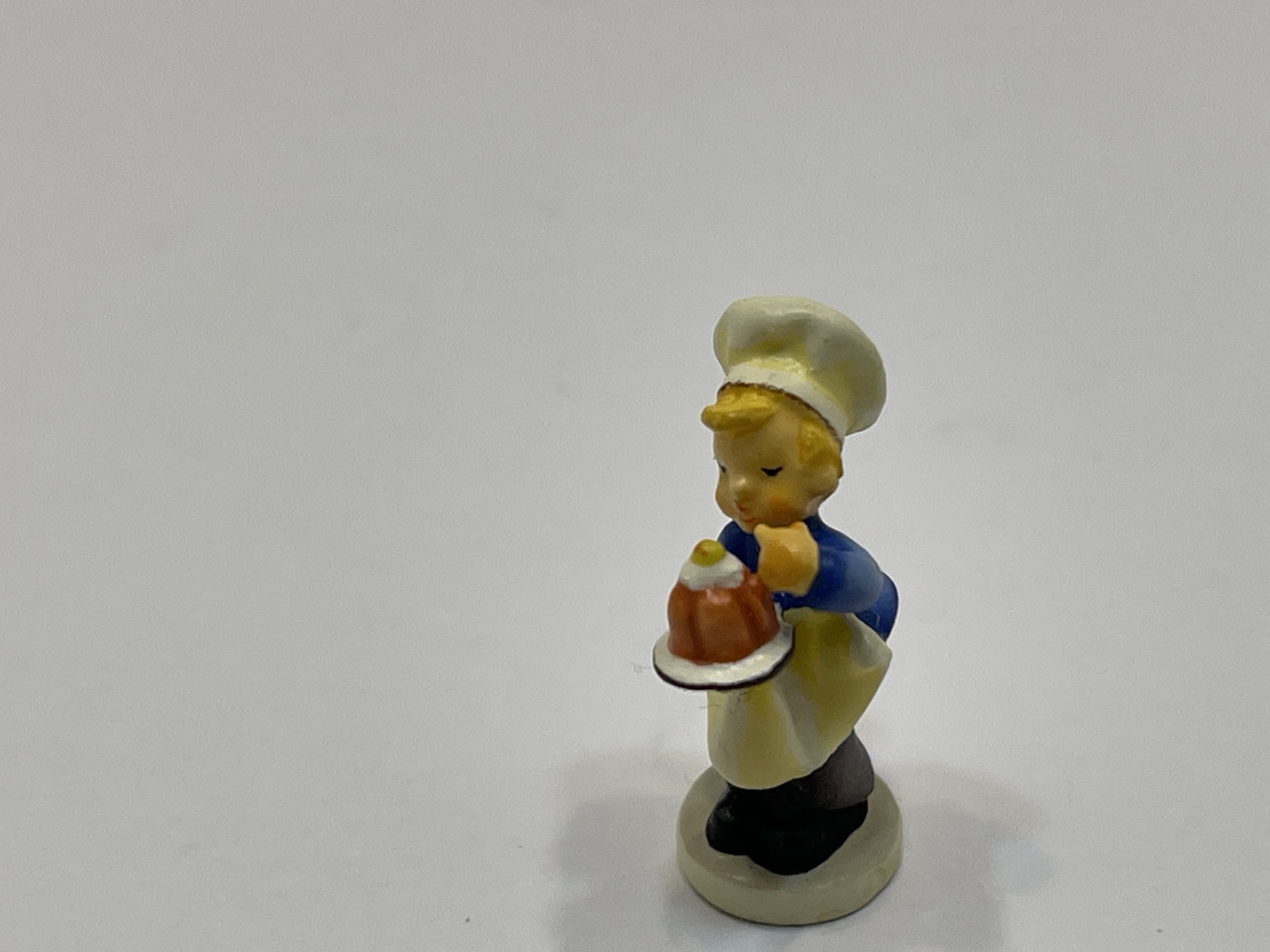 Hummel Figur Miniatur Metall Der Konditor 2,2 cm Top Zustand.