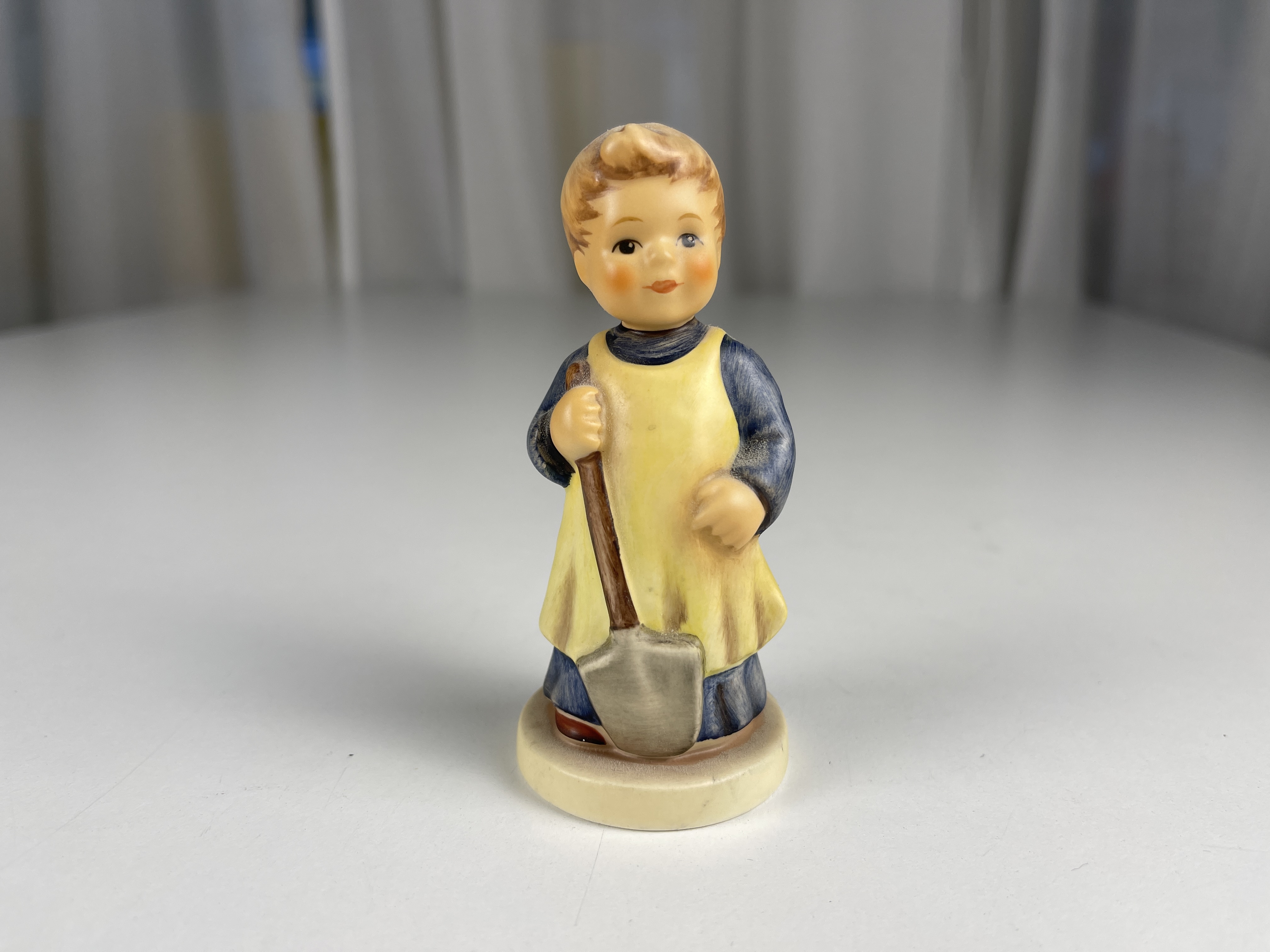 Hummel Figur 727 Muss noch Umgraben 9,5 cm. 1 Wahl - Top Zustand   