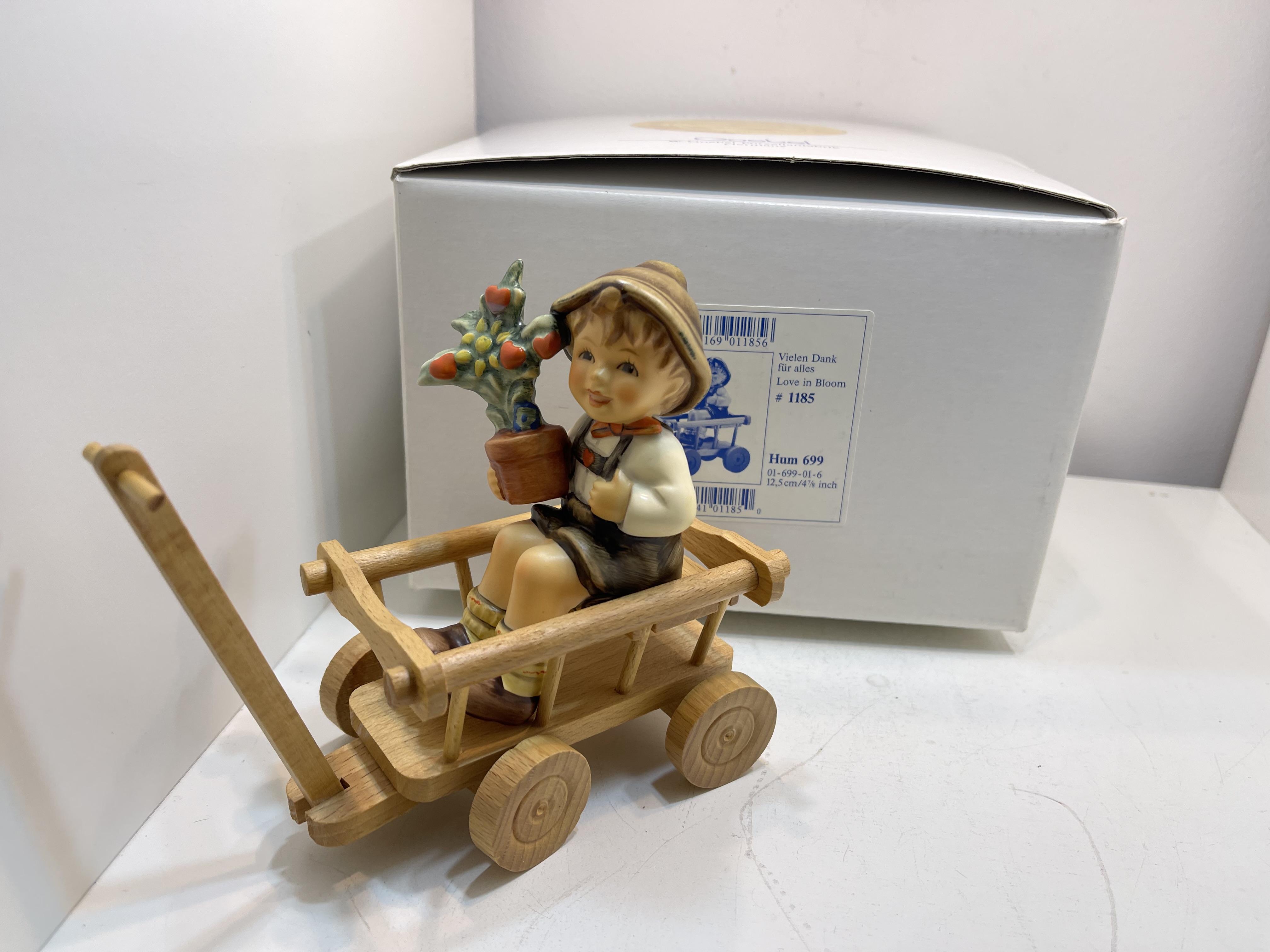 Hummel Figur 699 Vielen Dank 12,5 cm.  ovp 1 Wahl Top Zustand  Hummel Figur 699 Vielen Dank 12,5 cm.  ovp 1 Wahl Top Zustand