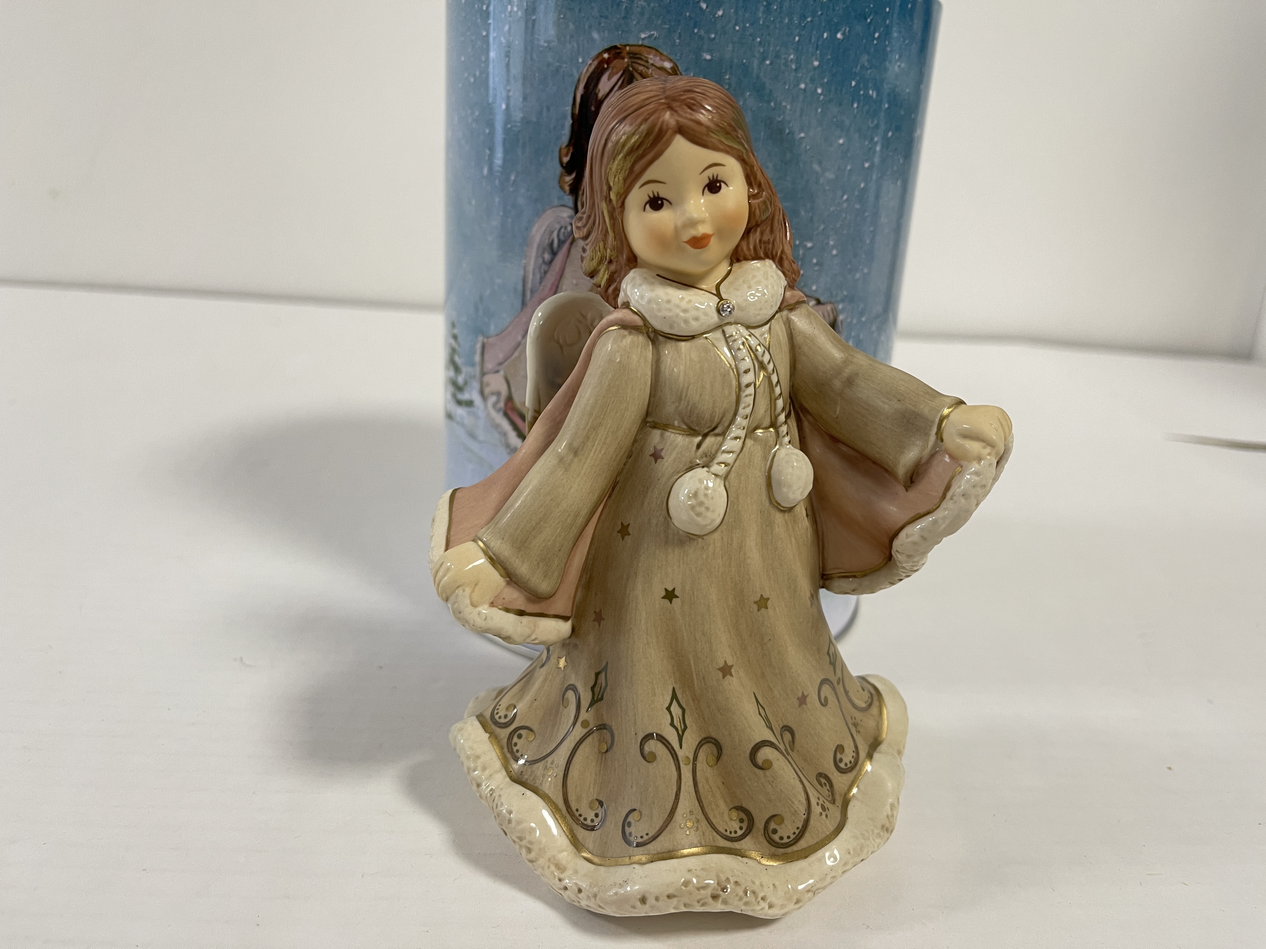 Goebel Figur Engel 2015 Jahresengel 16 cm. 1 Wahl mit Ovp - Top Zustand.   