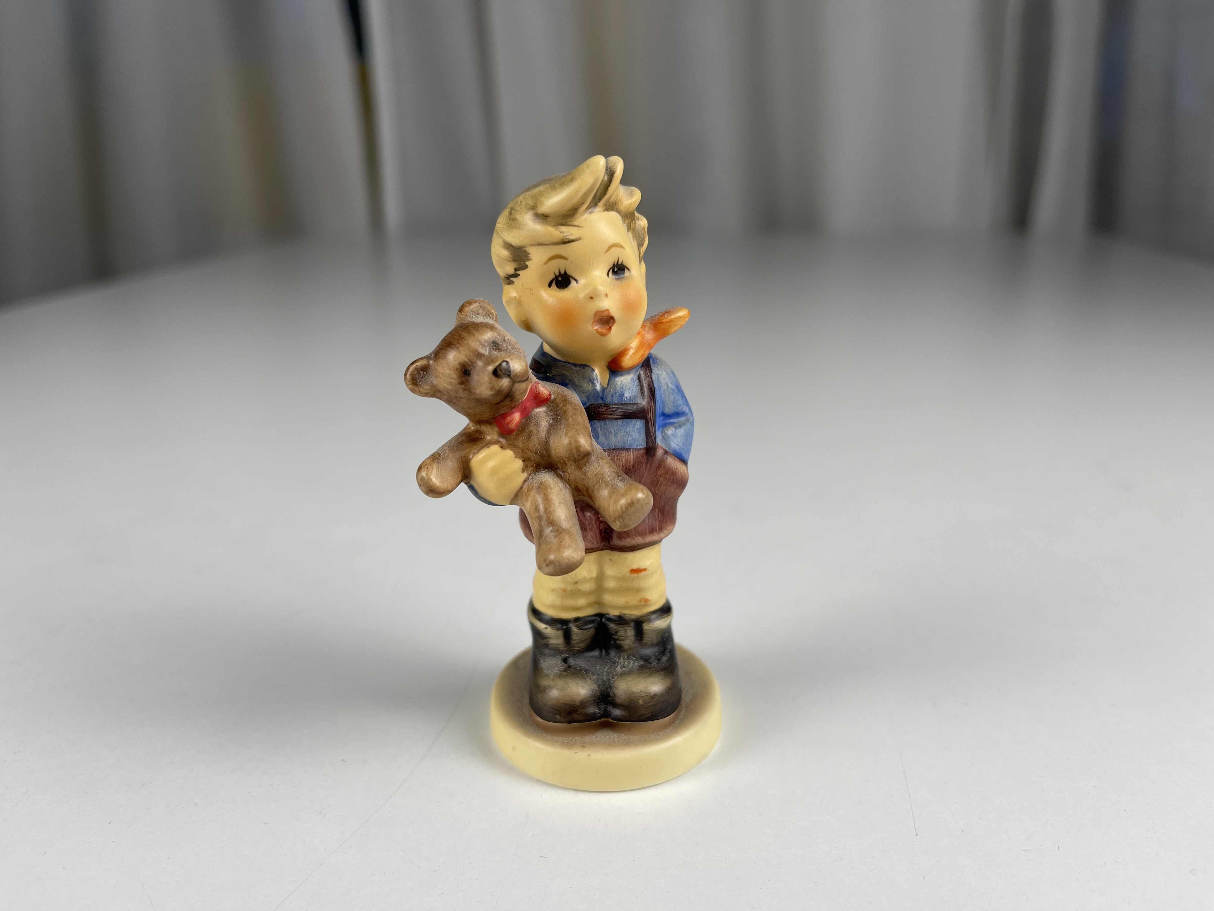 Hummel Figur 2074/A Mein Maskottchen 9 cm. 1. Wahl Top Zustand 