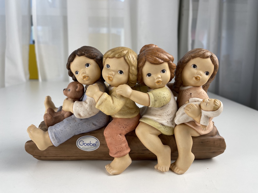  Goebel Figur Nina Marco 21 x 13 cm - 1 Wahl. Top Zustand  