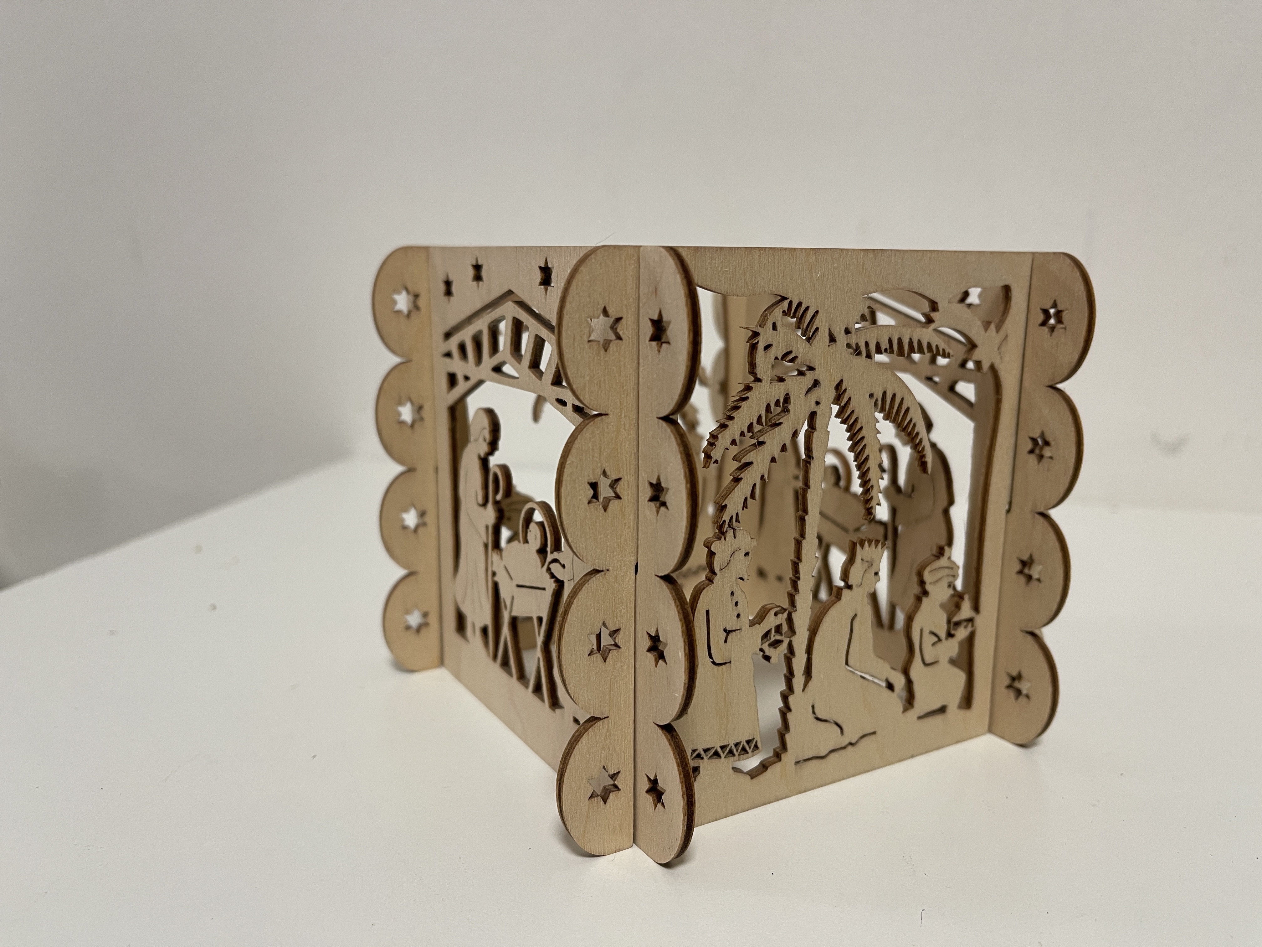 Erzgebirge Figur 10 x 9 x 9 cm. Zustand siehe Fotos 