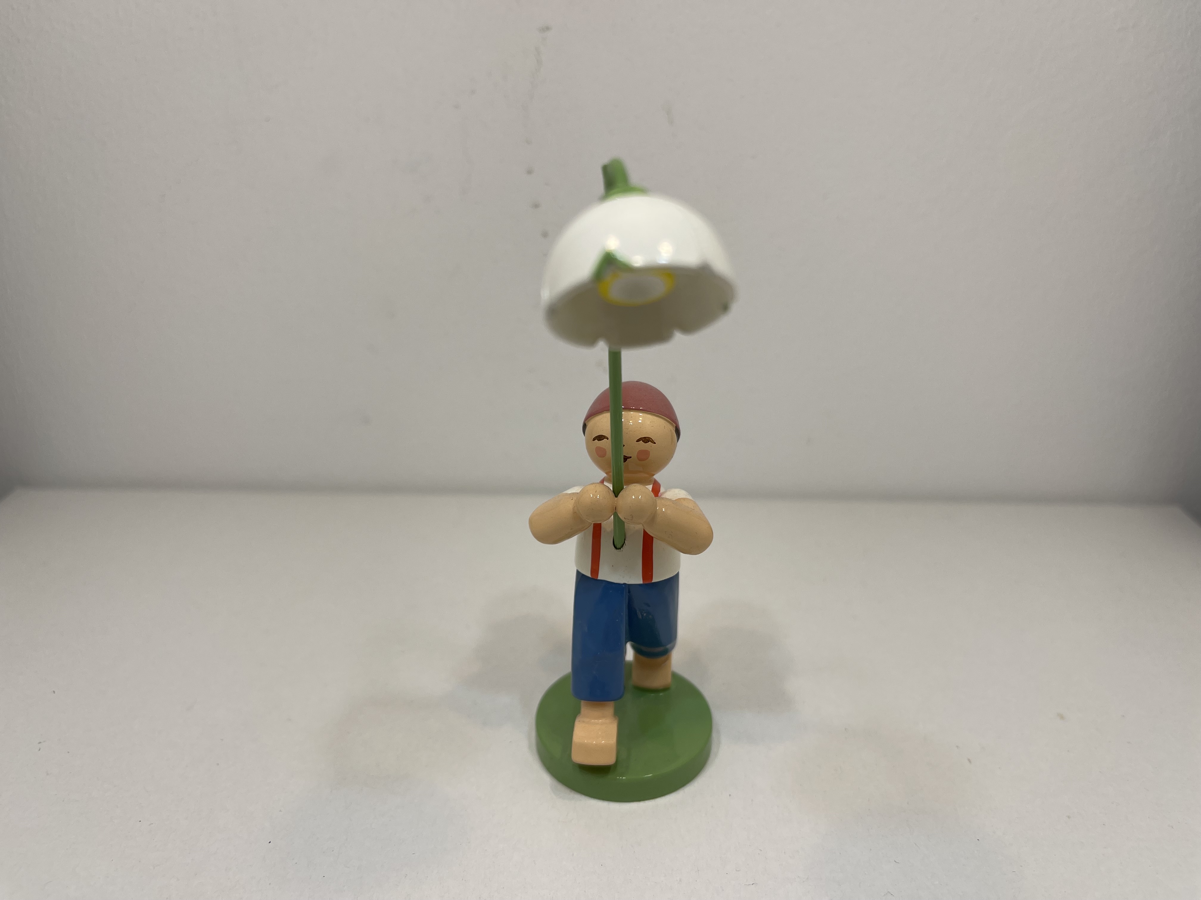 Wendt und Kühn Erzgebirge Blumenkind Figur 10,5 cm. Top Zustand    