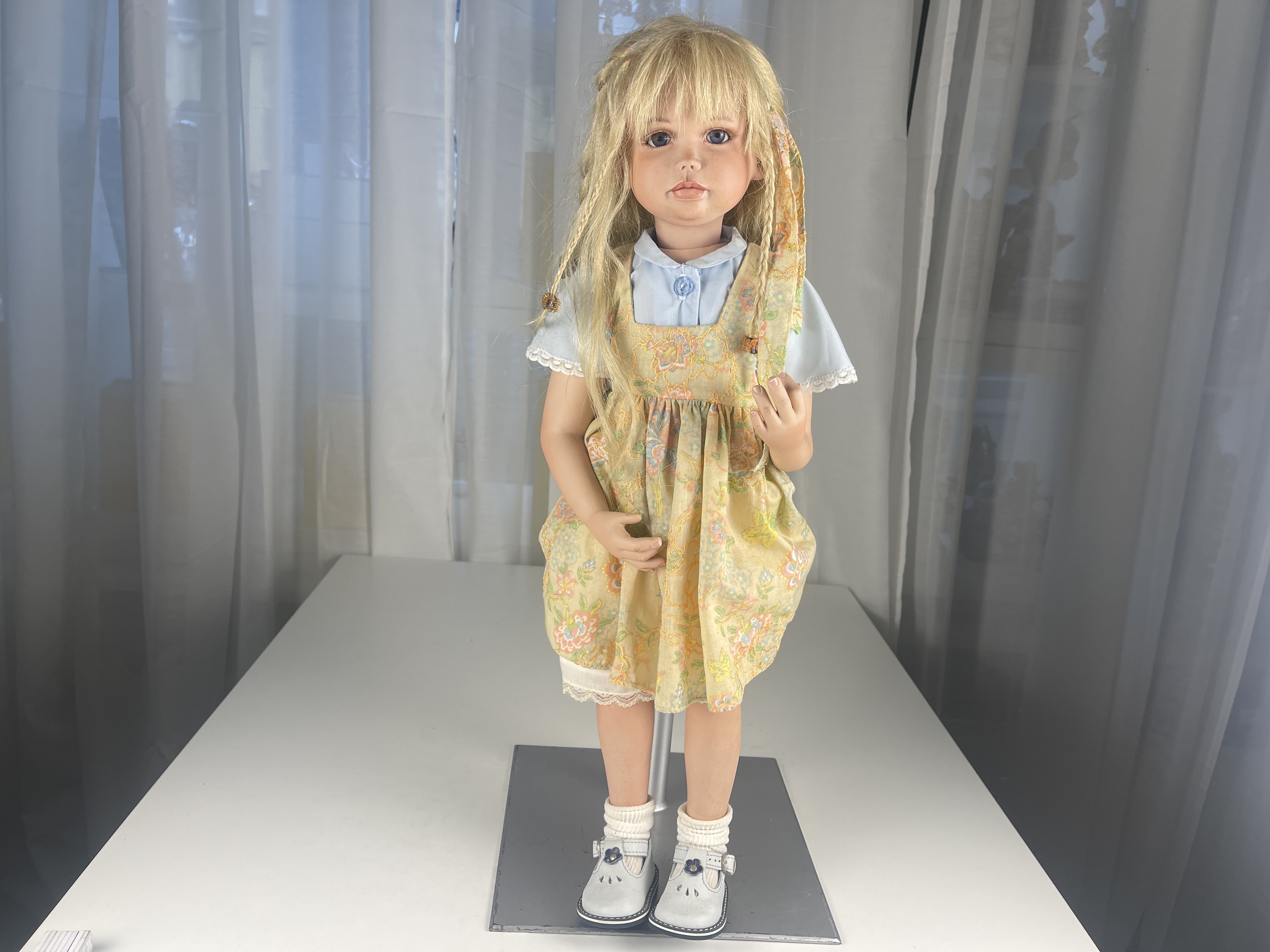 Künstlerpuppe Porzellan Puppe Maja 58 cm. Zustand siehe Fotos 