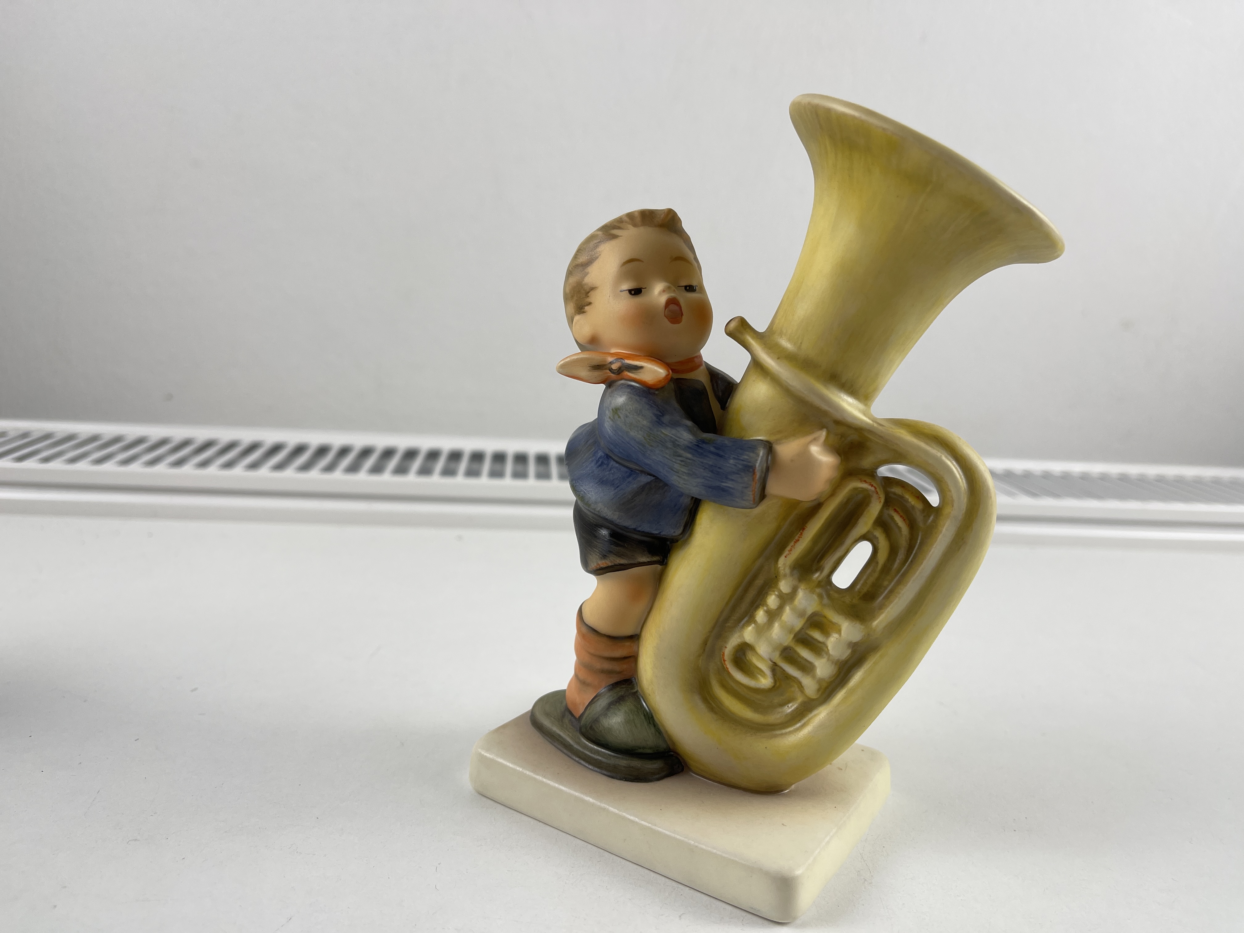  Hummel Figur 437 Der Bombarbon 15 cm. 1 Wahl - Top Zustand 