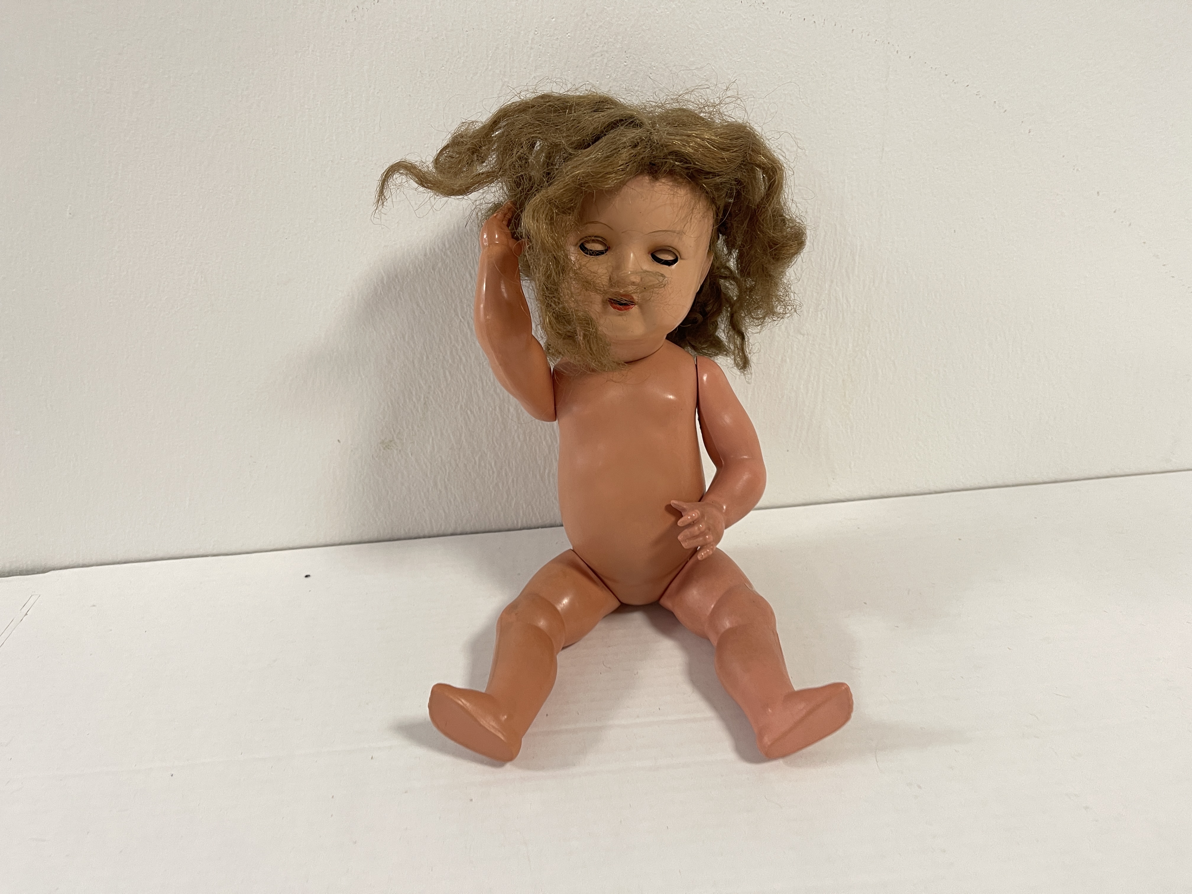 Alte Künstler Puppe  Zelluloid 36 cm Zustand Siehe Fotos.   