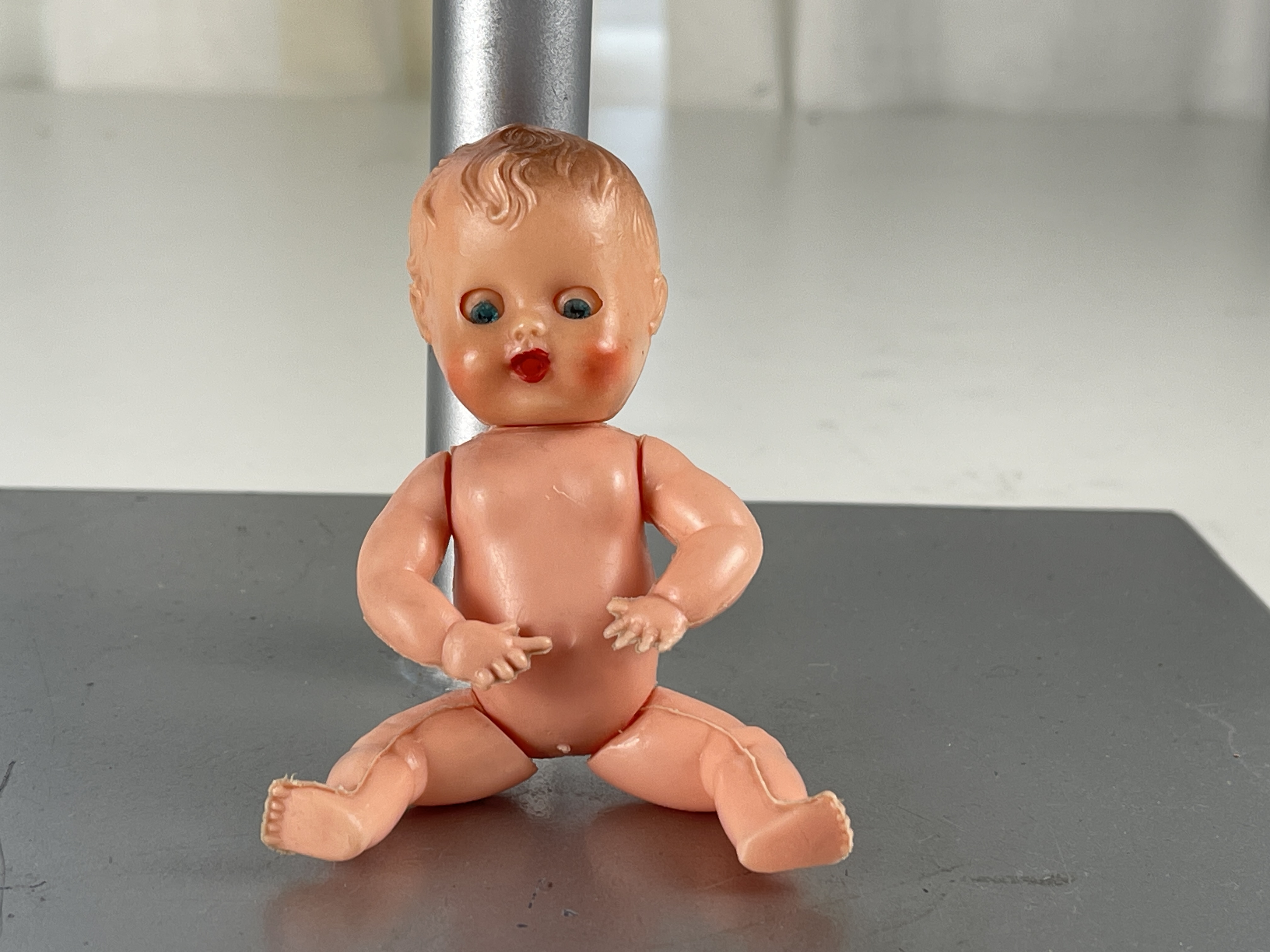 Sammler Puppe Vinyl Puppe 11 cm. Zustand siehe Fotos   