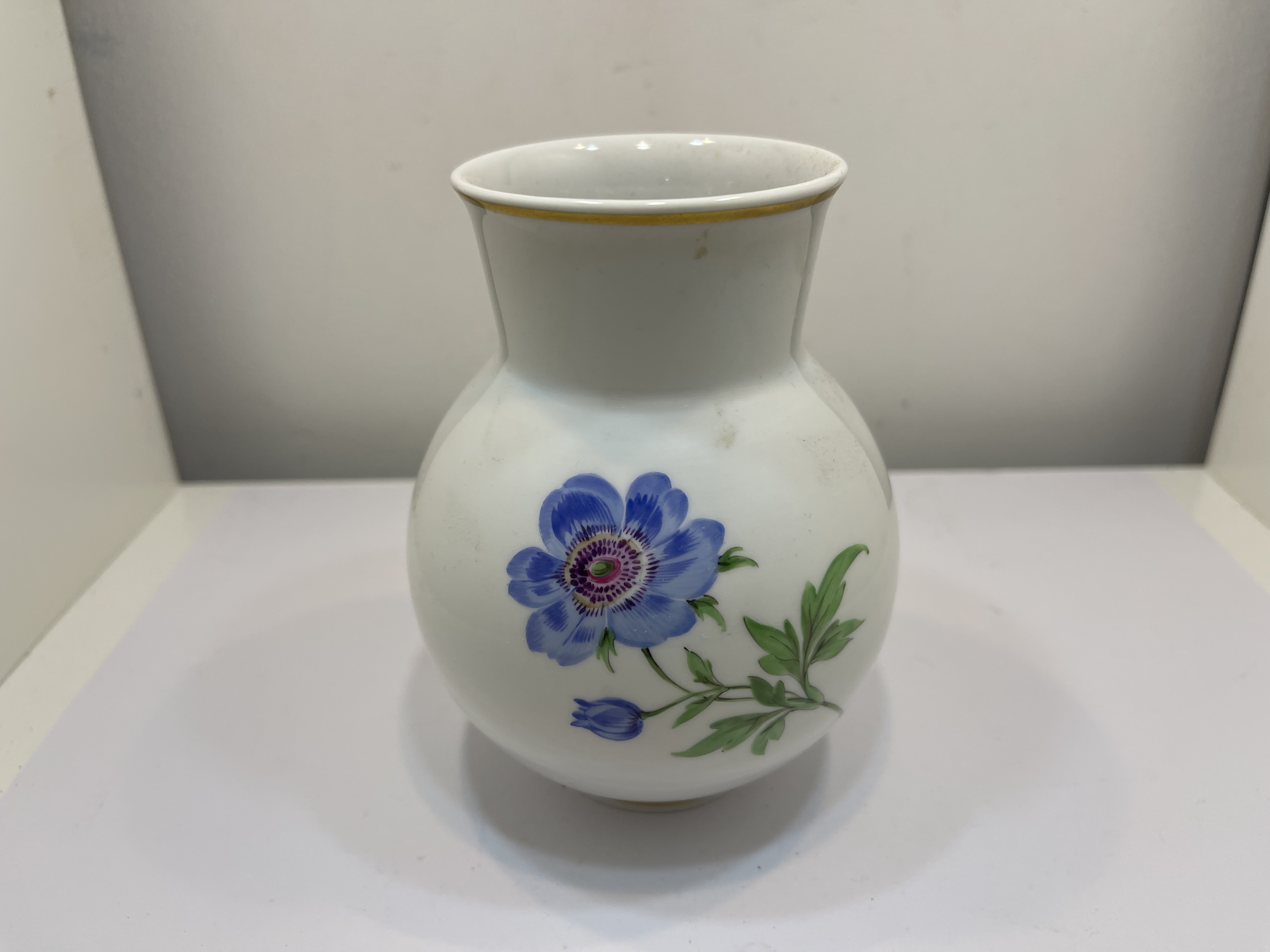 Meissen Figur Vase 13 cm - 2 Wahl -  Zustand siehe Fotos 
