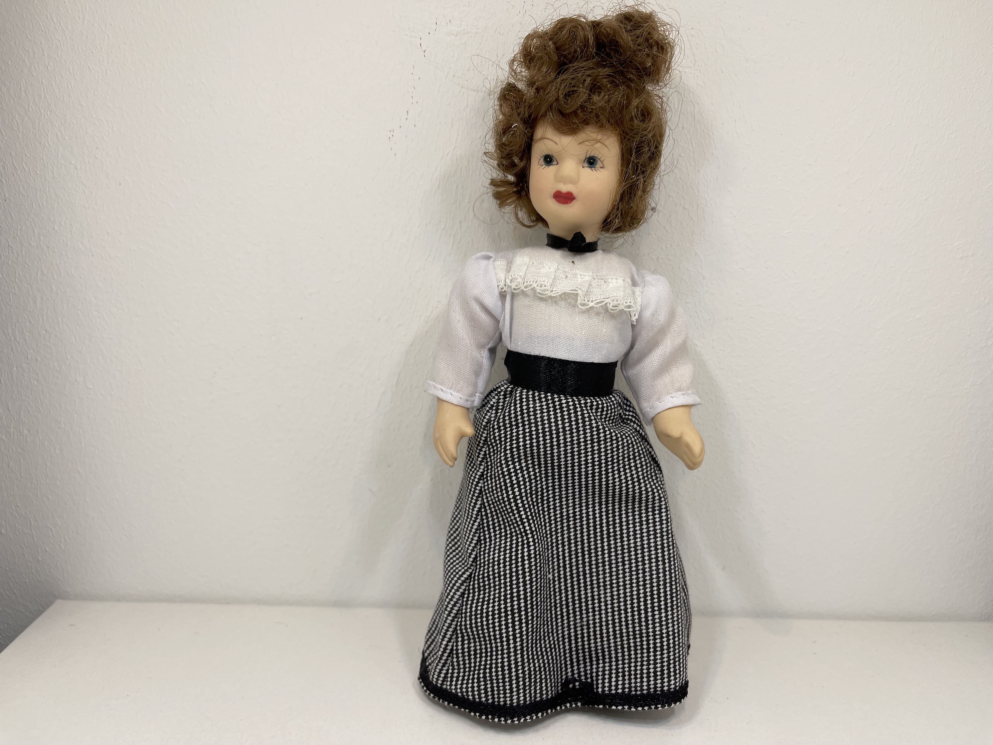 Sammler Puppe De Agostini Porzellan Puppe 18,5 cm. Top Zustand 