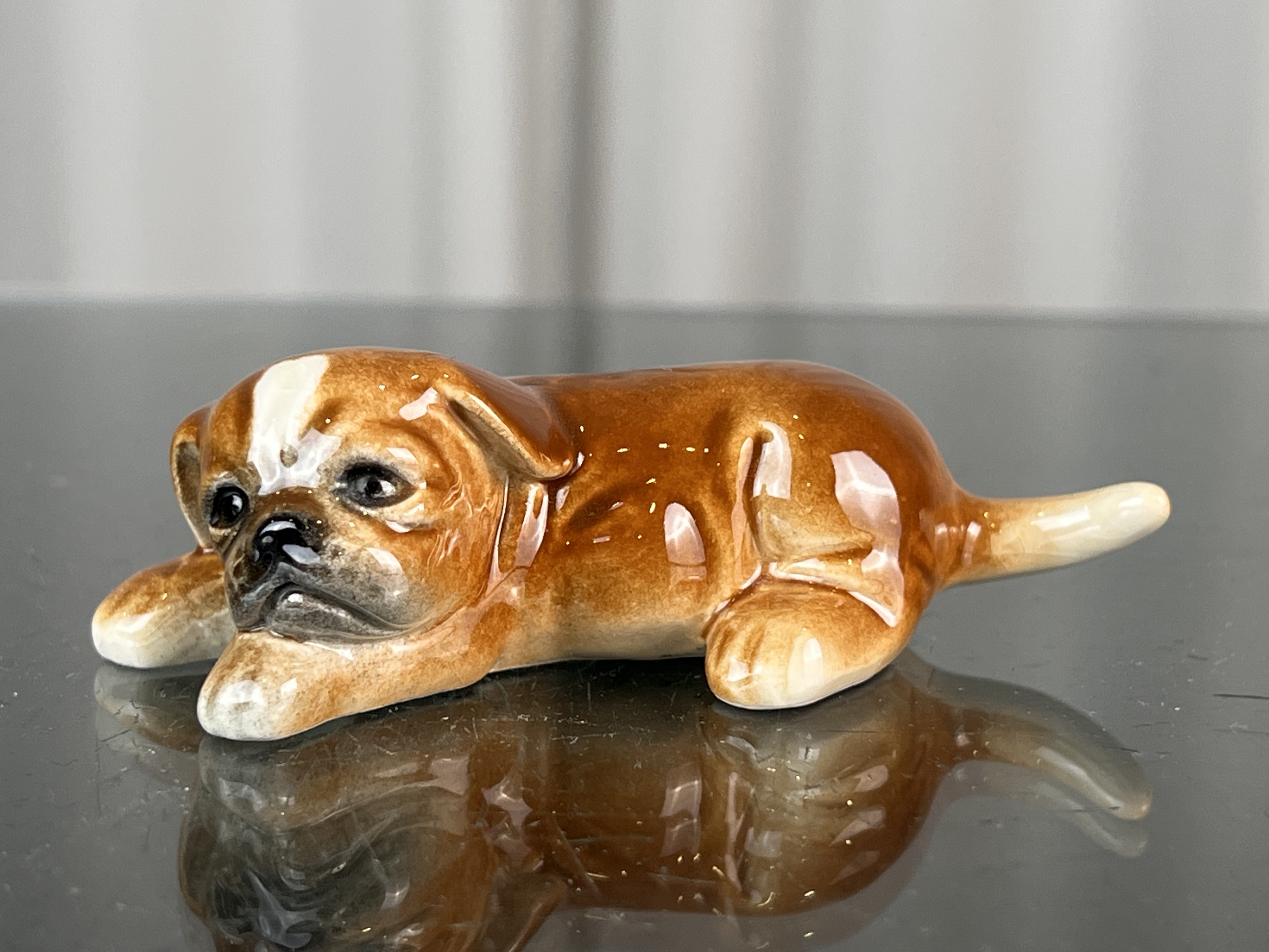 Goebel Figur Hund Porzellan 3 x 9 cm.... SW46868