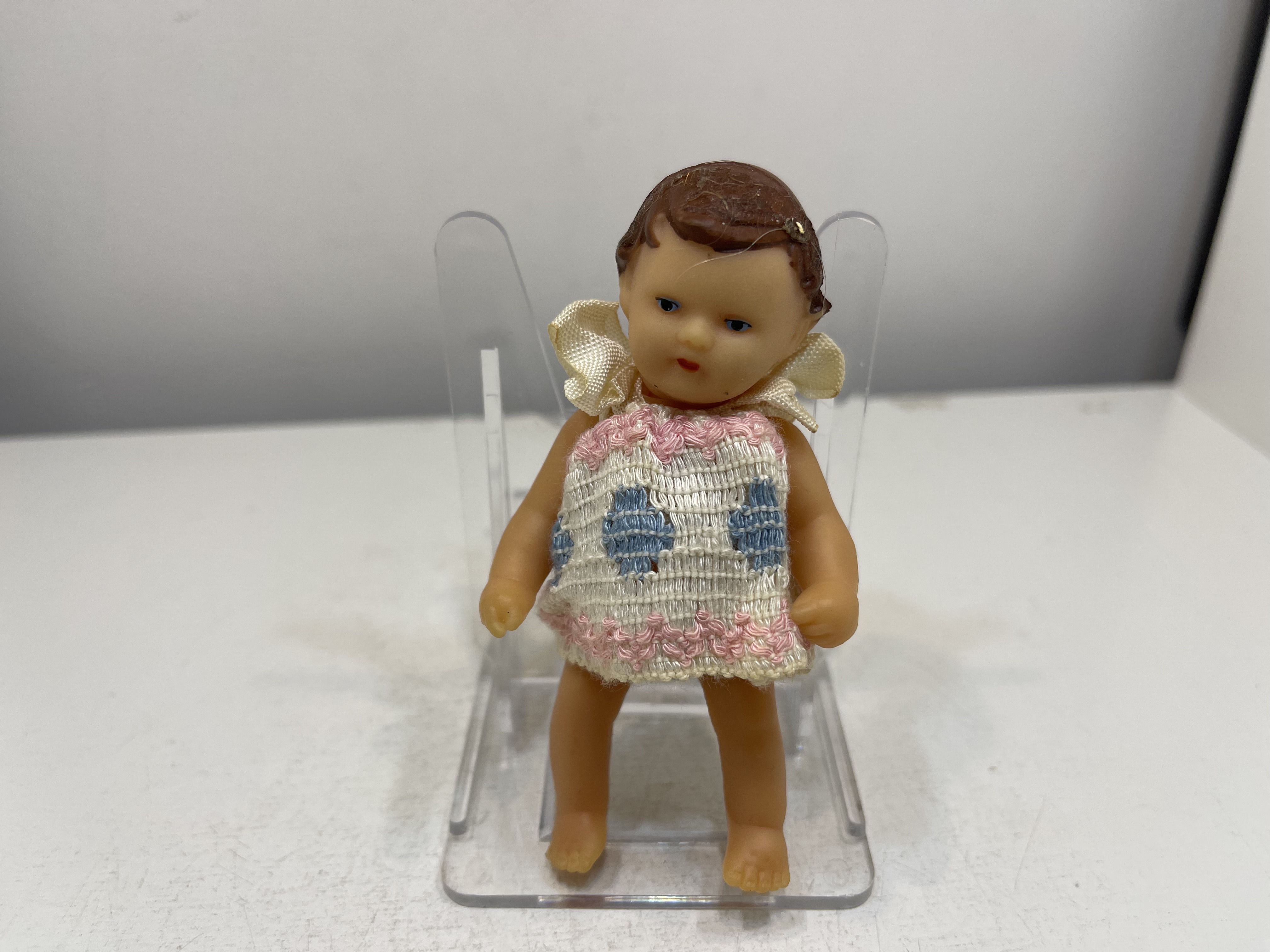 Sammler Vinyl Puppe 10 cm. Zustand siehe Fotos  