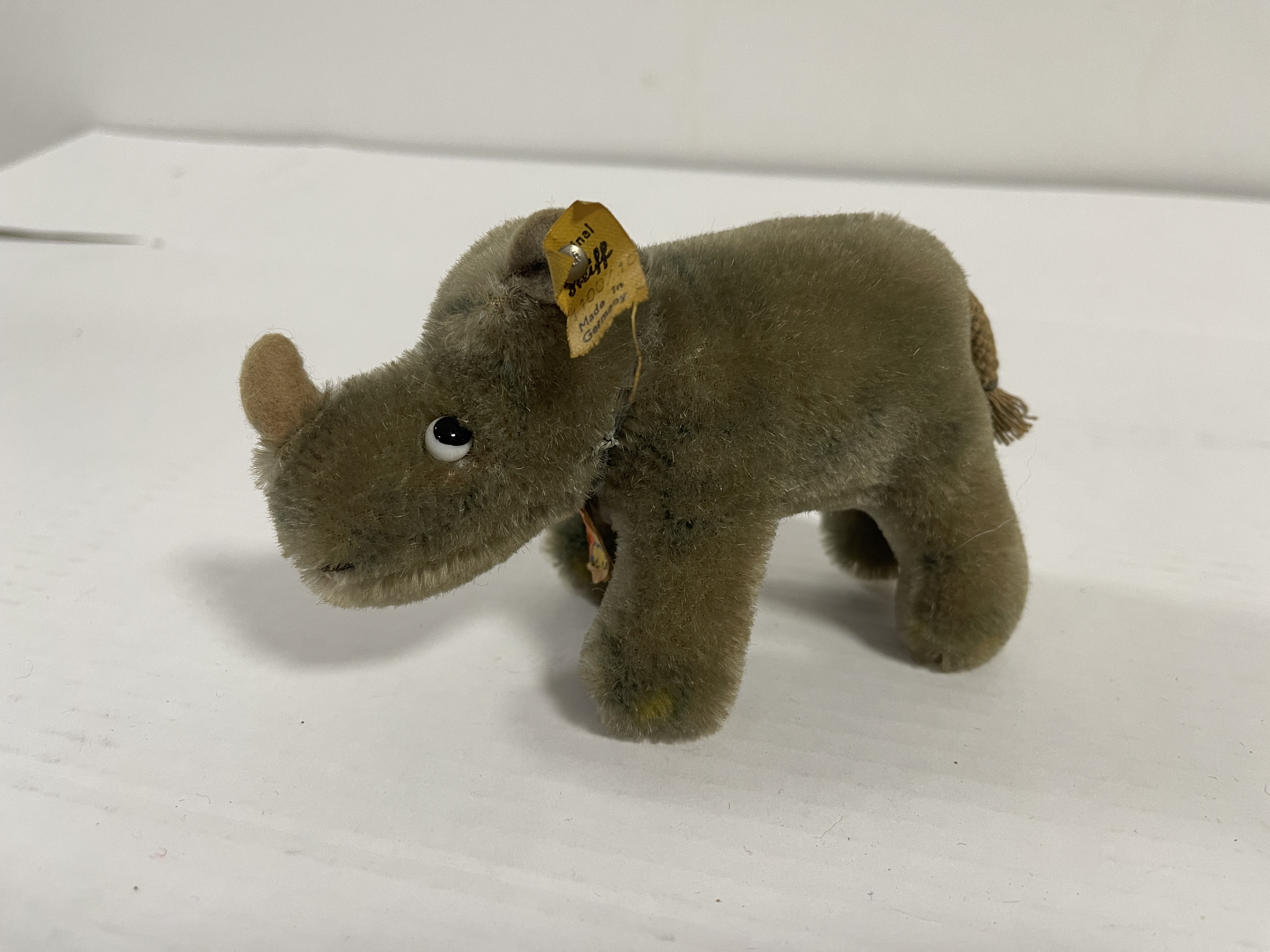 Steiff Tier 1100/10 Nashorn 10 cm. Zustand siehe Fotos 