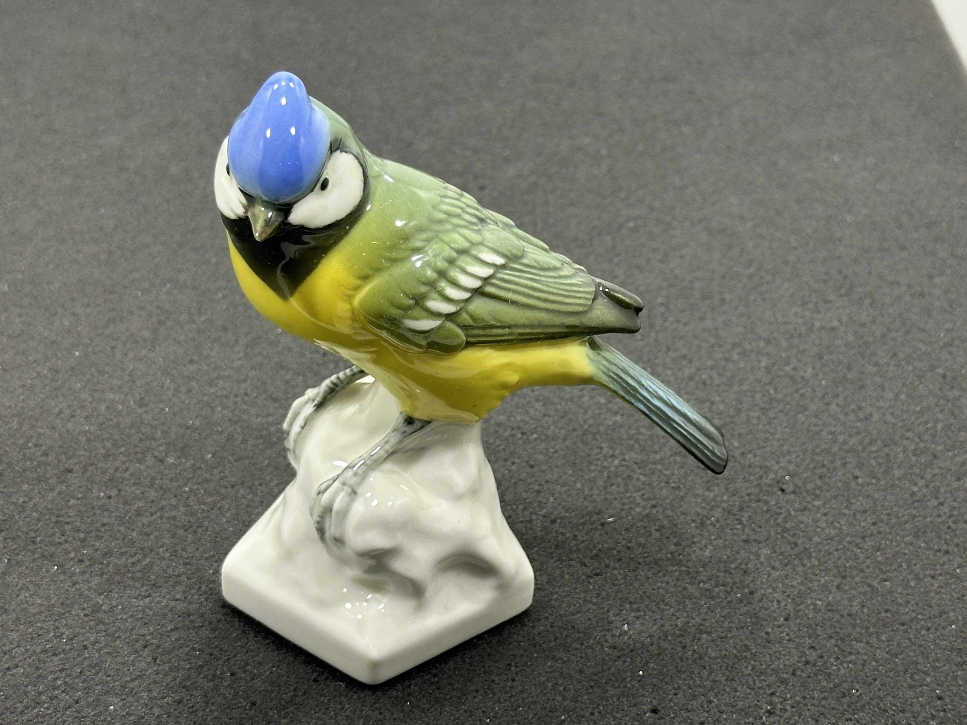 Schwarzburger Werkstätten Figur U1571 Haubenmeise 11 x 8,5 cm. Top Zustand