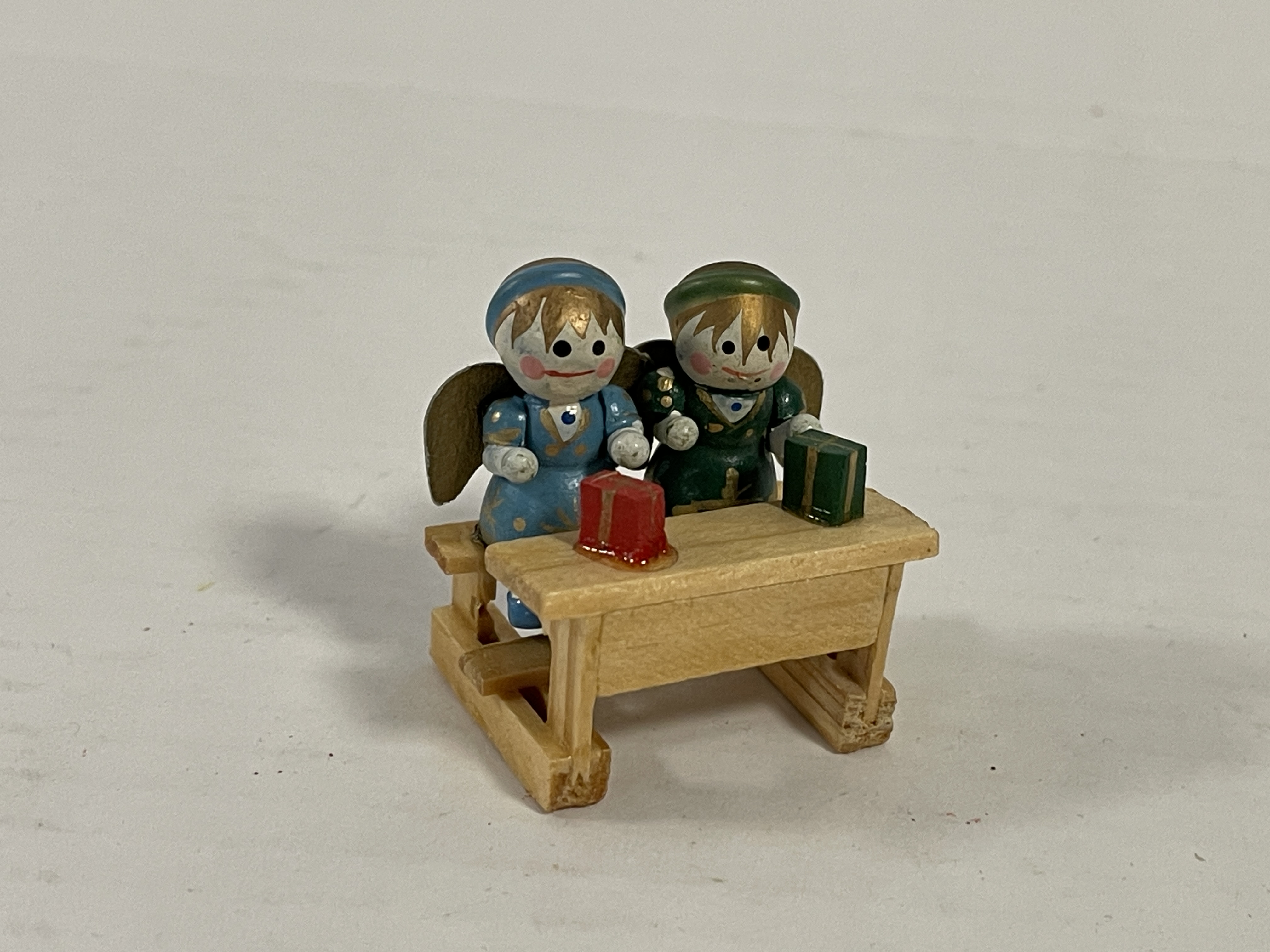  Erzgebirge Figur 4 cm. Zustand siehe Fotos 