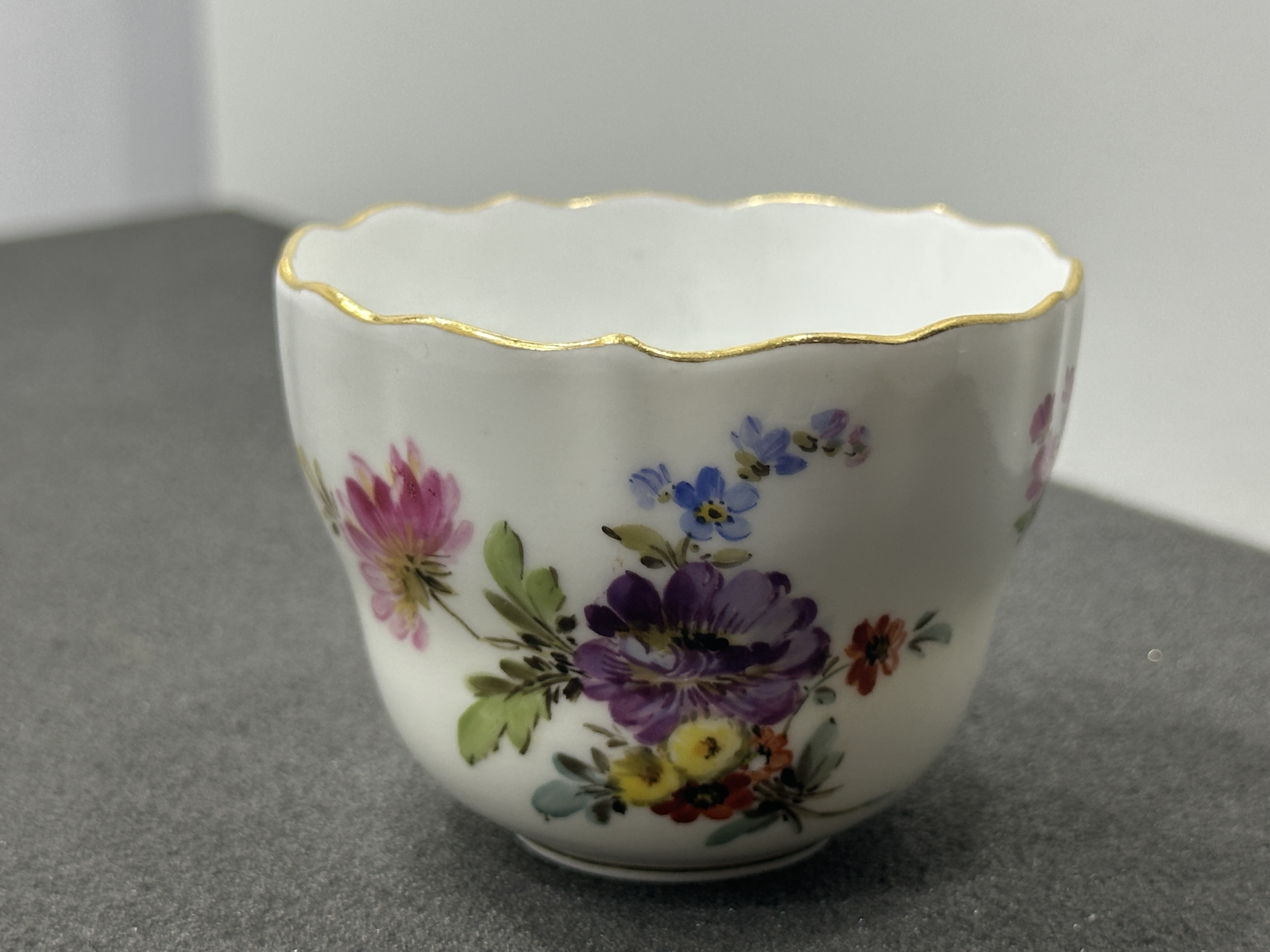 Meissen Porzellan Mokkatasse 6,3 Ø, 4,9 cm. 1 Wahl. Top Zustand siehe Fotos