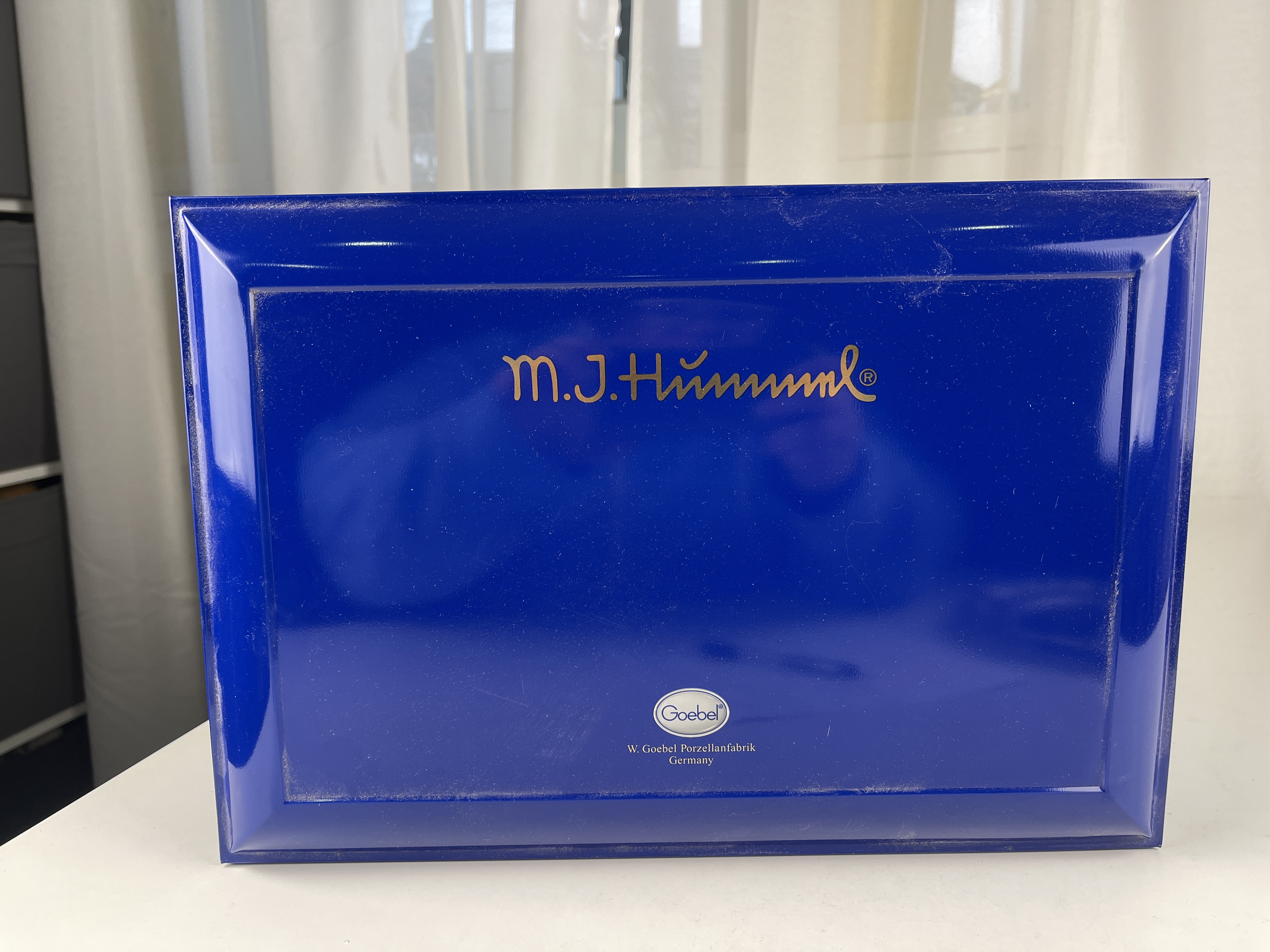 Hummel Dose 36 x 12 x 23 cm. Zustand siehe Fotos  