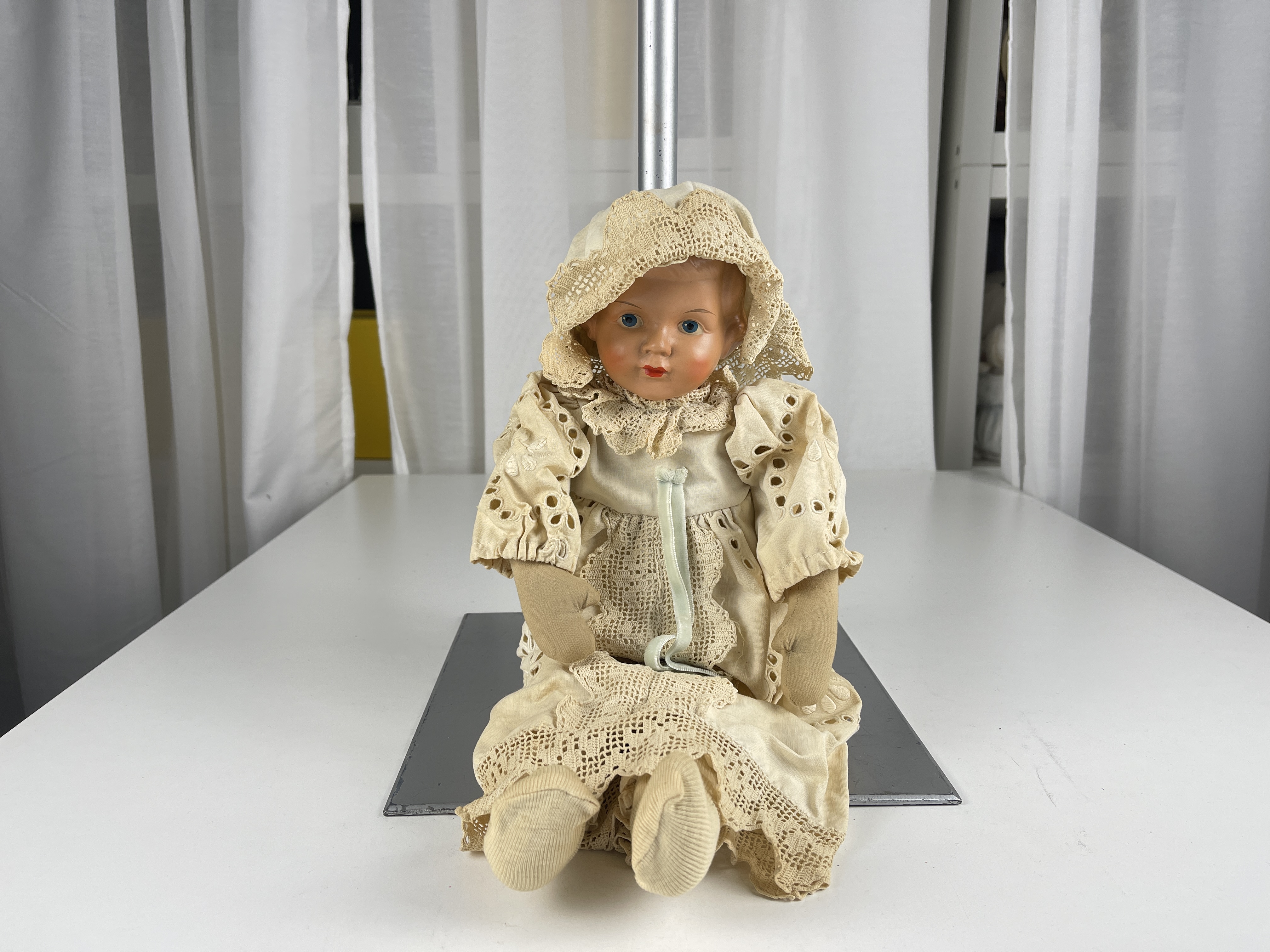 Vinyl Sammler Puppe 44 cm. Zustand siehe Fotos Raucherhaushalt