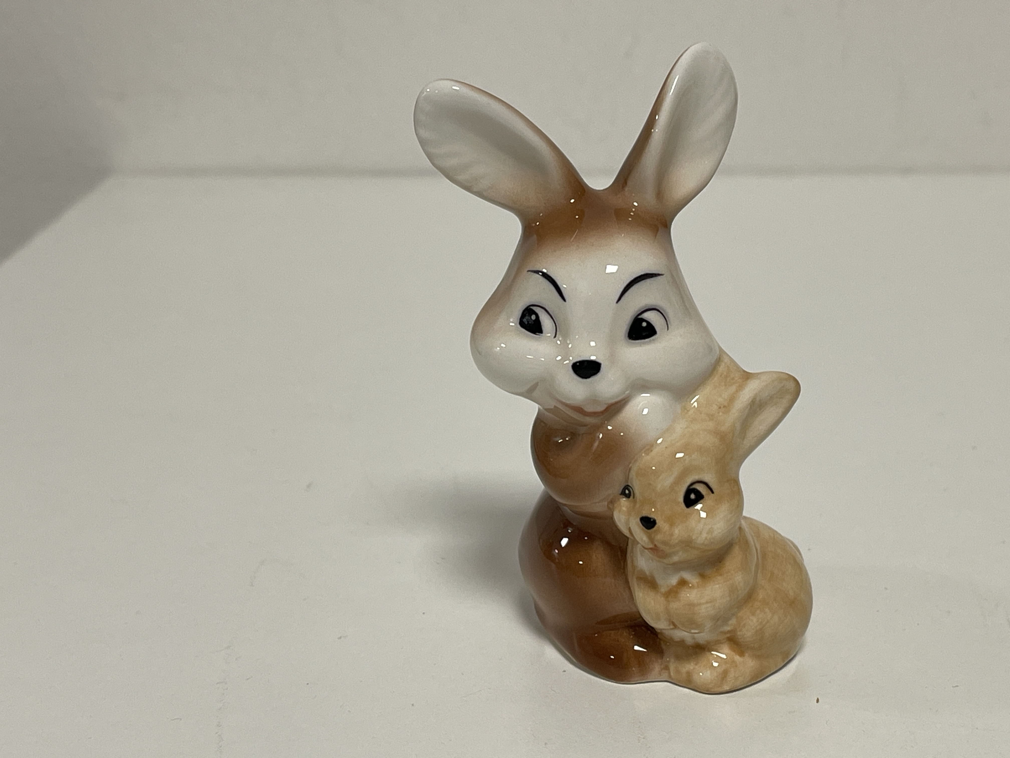 Goebel Hase Figur Porzellan Ostern 6 cm. Zustand siehe Fotos 
