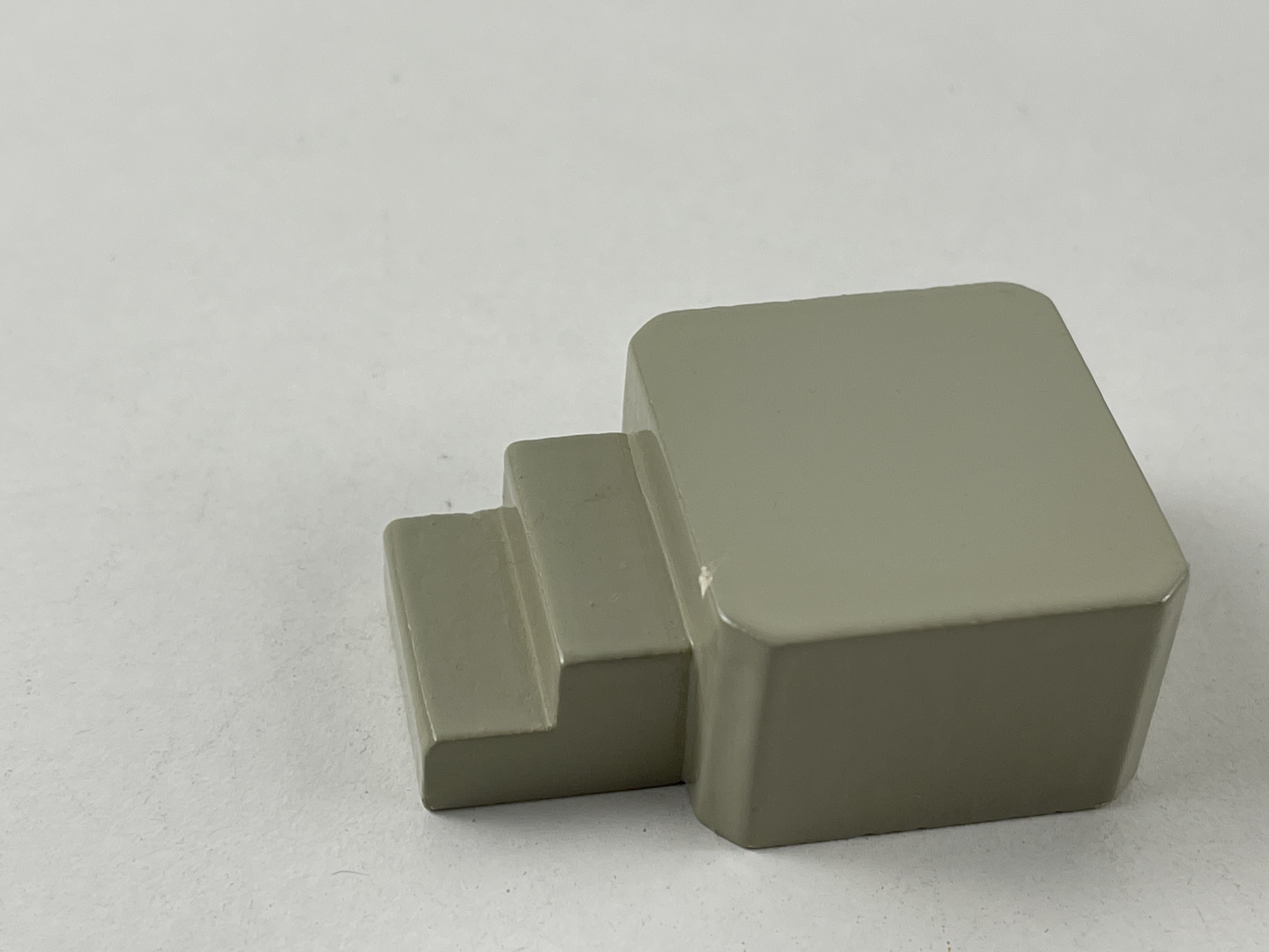 Wendt und Kühn Erzgebirge Figur Podest 5,5 x 2,5 x 4 cm. Zustand siehe Fotos  