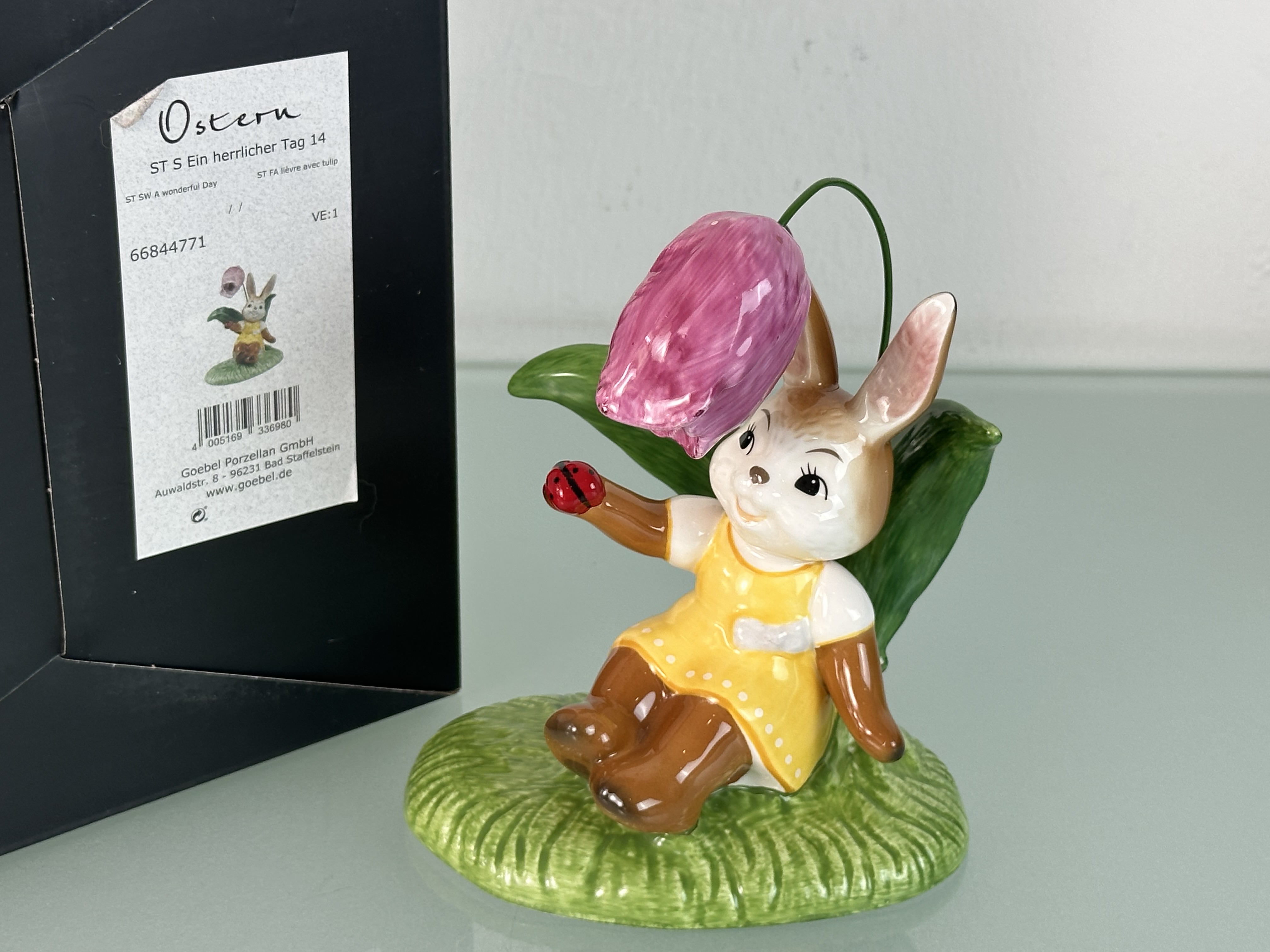 Goebel Hase Figur "Ein herrlicher Tag" 14 cm. Top Zustand