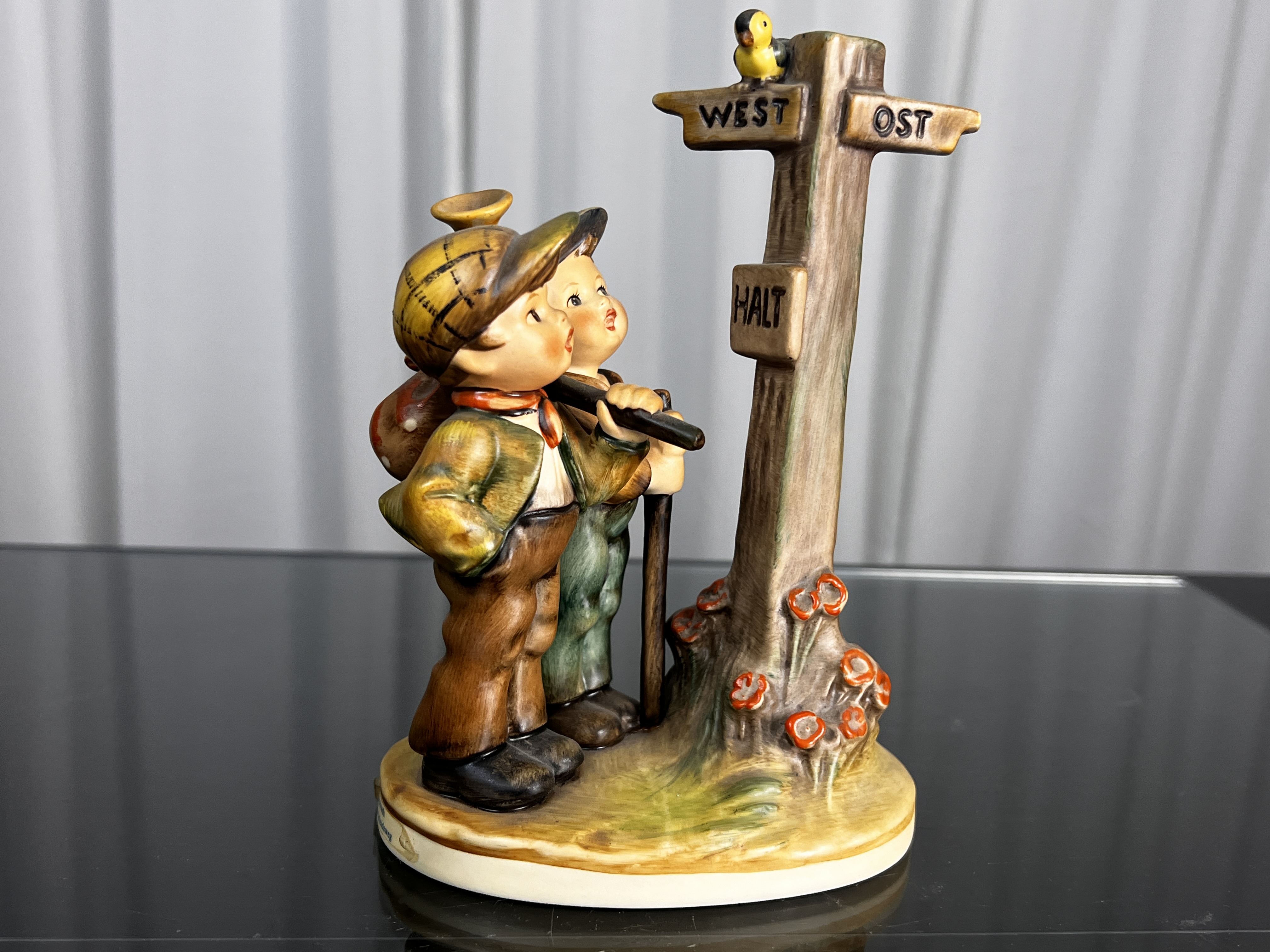 Hummel Figur 331 Am Scheideweg 17 cm. 1 Wahl. Top Zustand