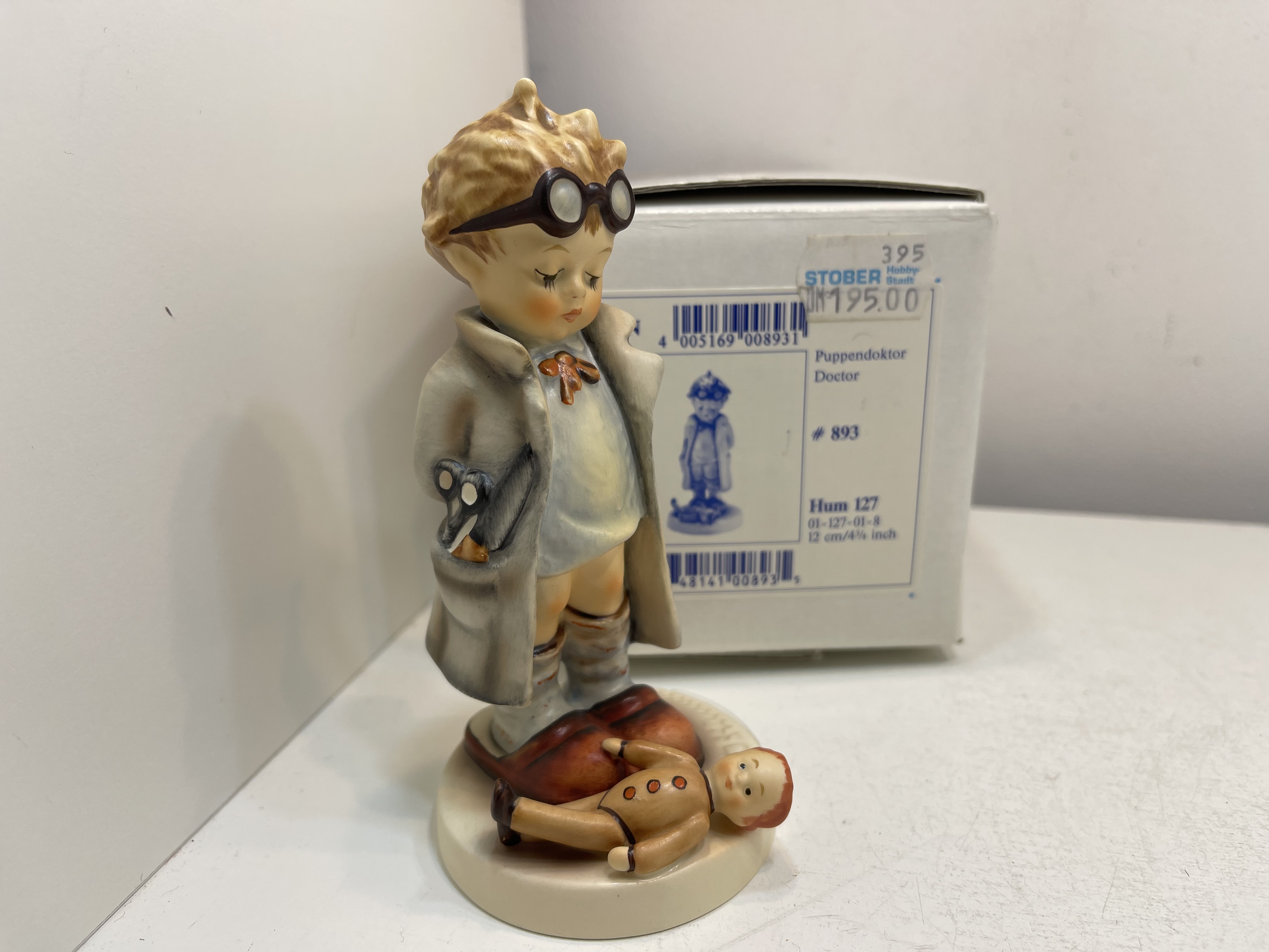 Hummel Figur 127 Puppendoktor 13 cm. 1 Wahl. Top Zustand  Hummel Figur 127 Puppendoktor 13 cm. 1 Wahl. Top Zustand