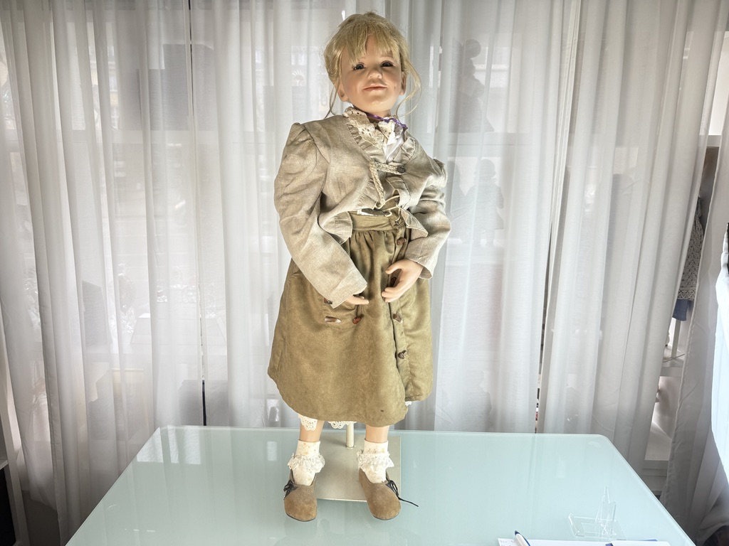 Künstlerpuppe Susan Lippl Vinyl Puppe 95 cm. Guter Zustand siehe Fotos 