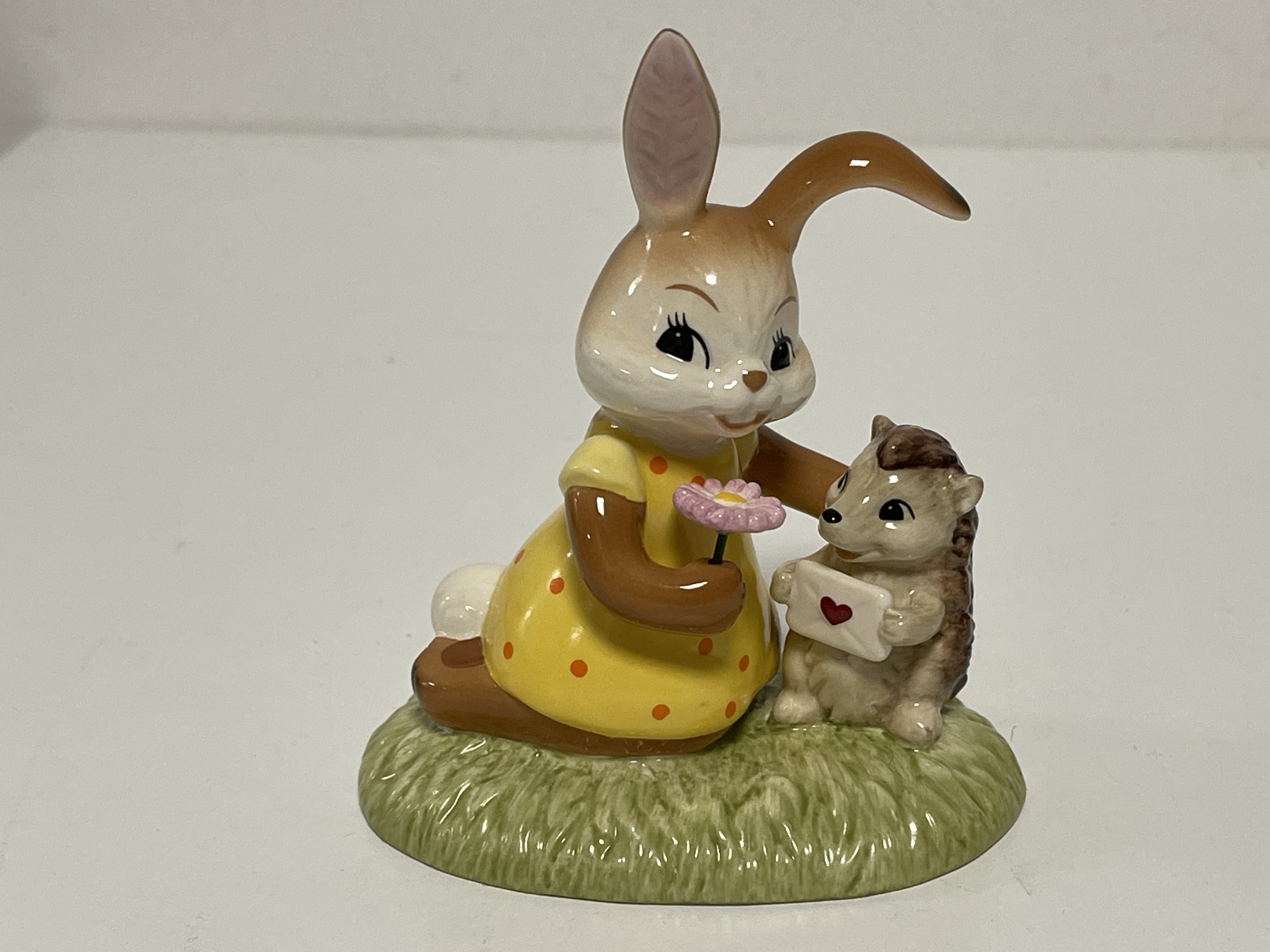 Goebel Ostern Hase Figur Porzellan 11,5 cm. Top Zustand     
